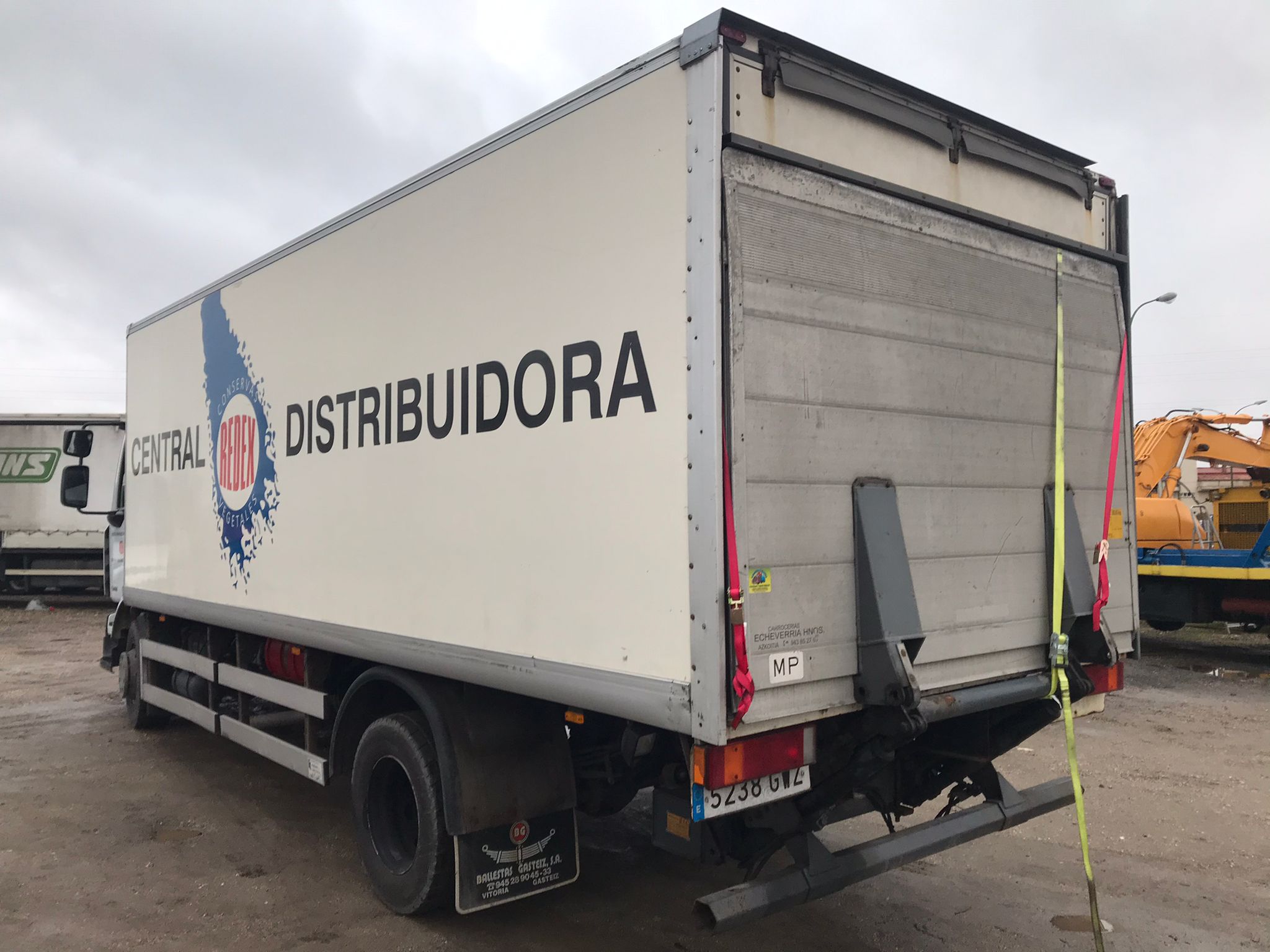 x- VENDIDO - Renault Midlum 220.16 caja cerrada - 2010 - Imagen 4