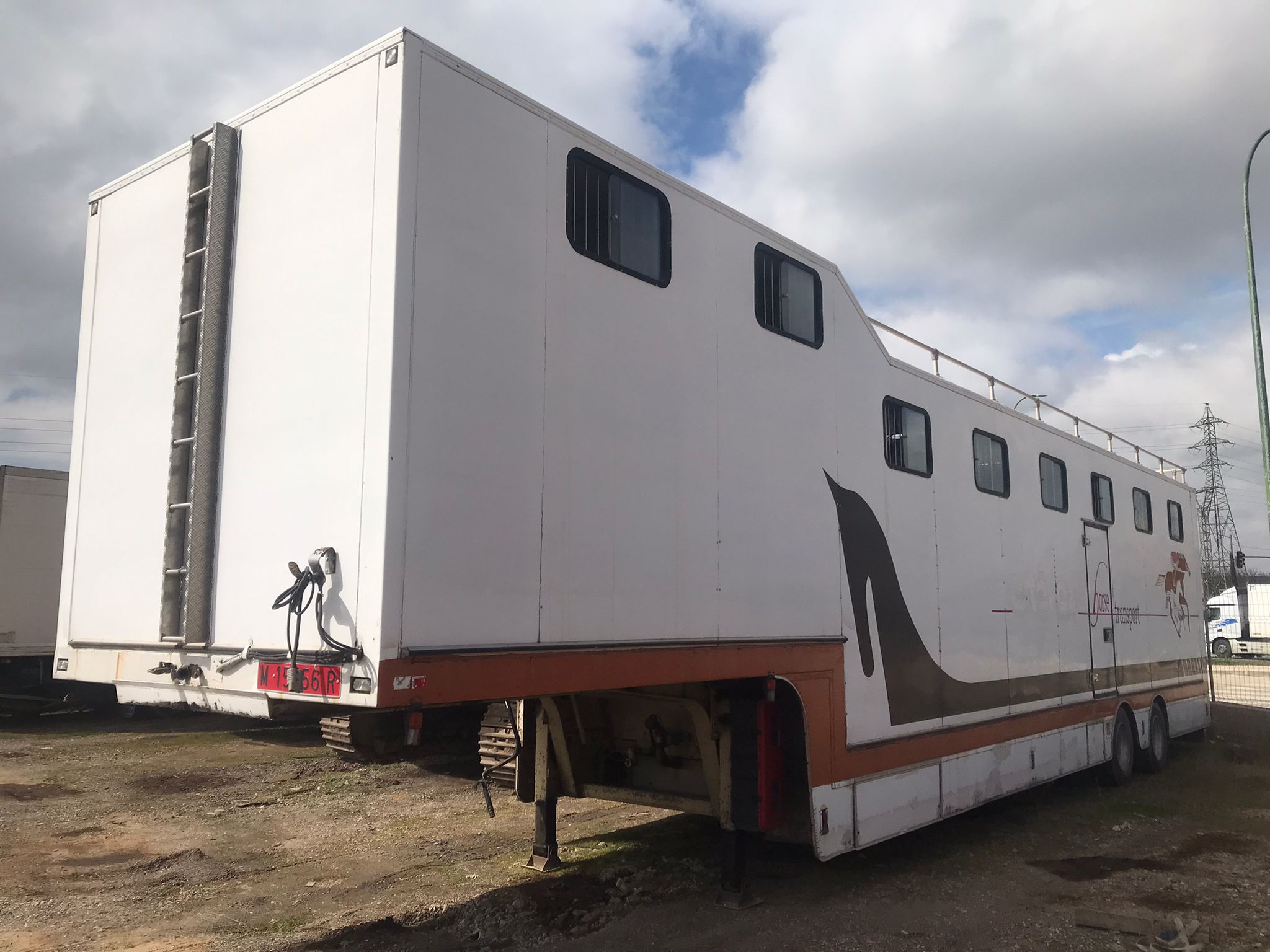 Semirremolque para caballos