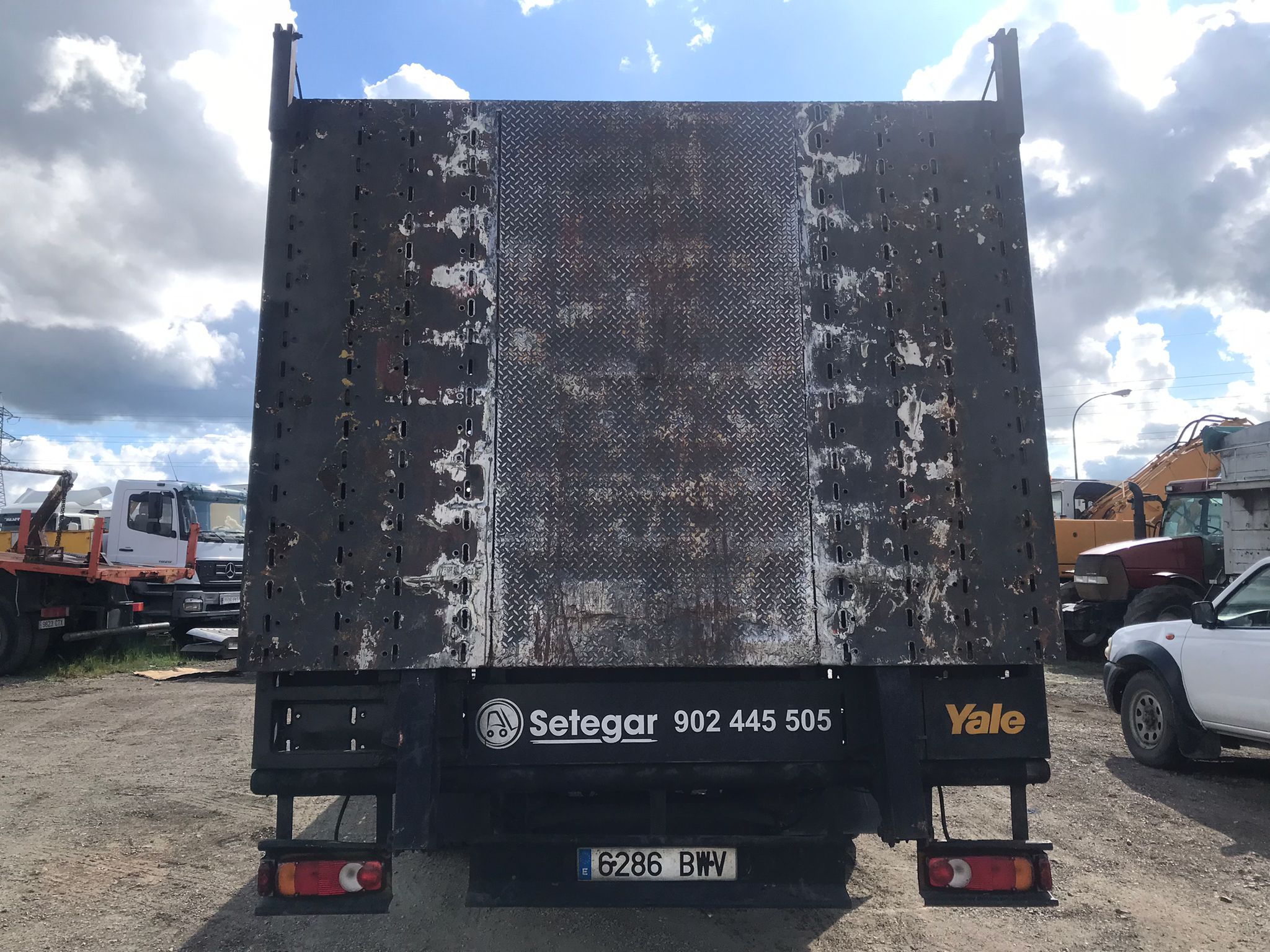 x- VENDIDO - Iveco ML150E24 portavehículos - 2002 - Imagen 6