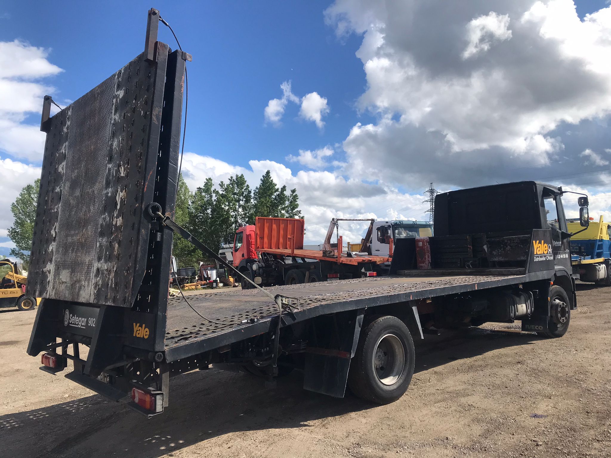 x- VENDIDO - Iveco ML150E24 portavehículos - 2002 - Imagen 5