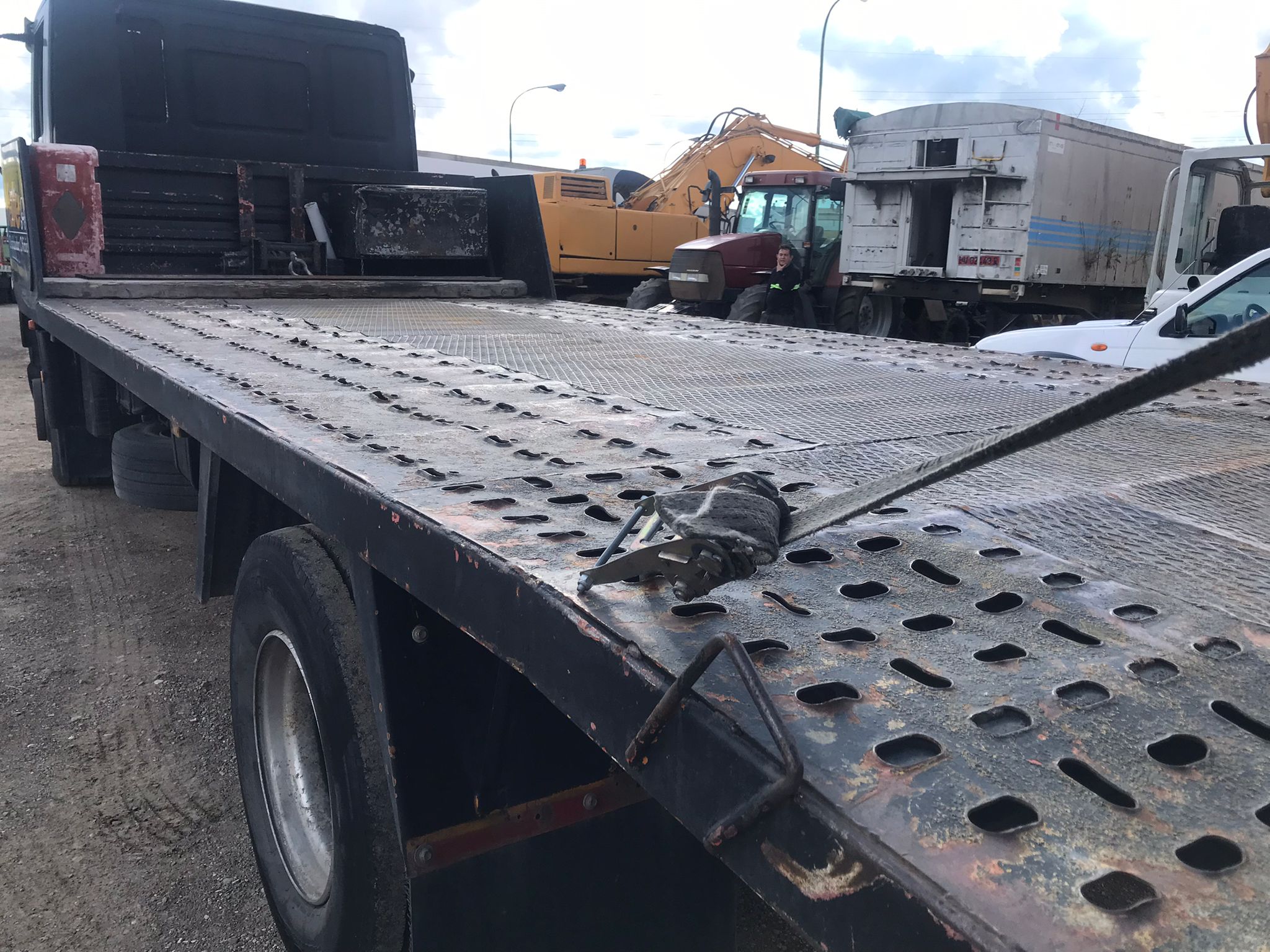 x- VENDIDO - Iveco ML150E24 portavehículos - 2002 - Imagen 9