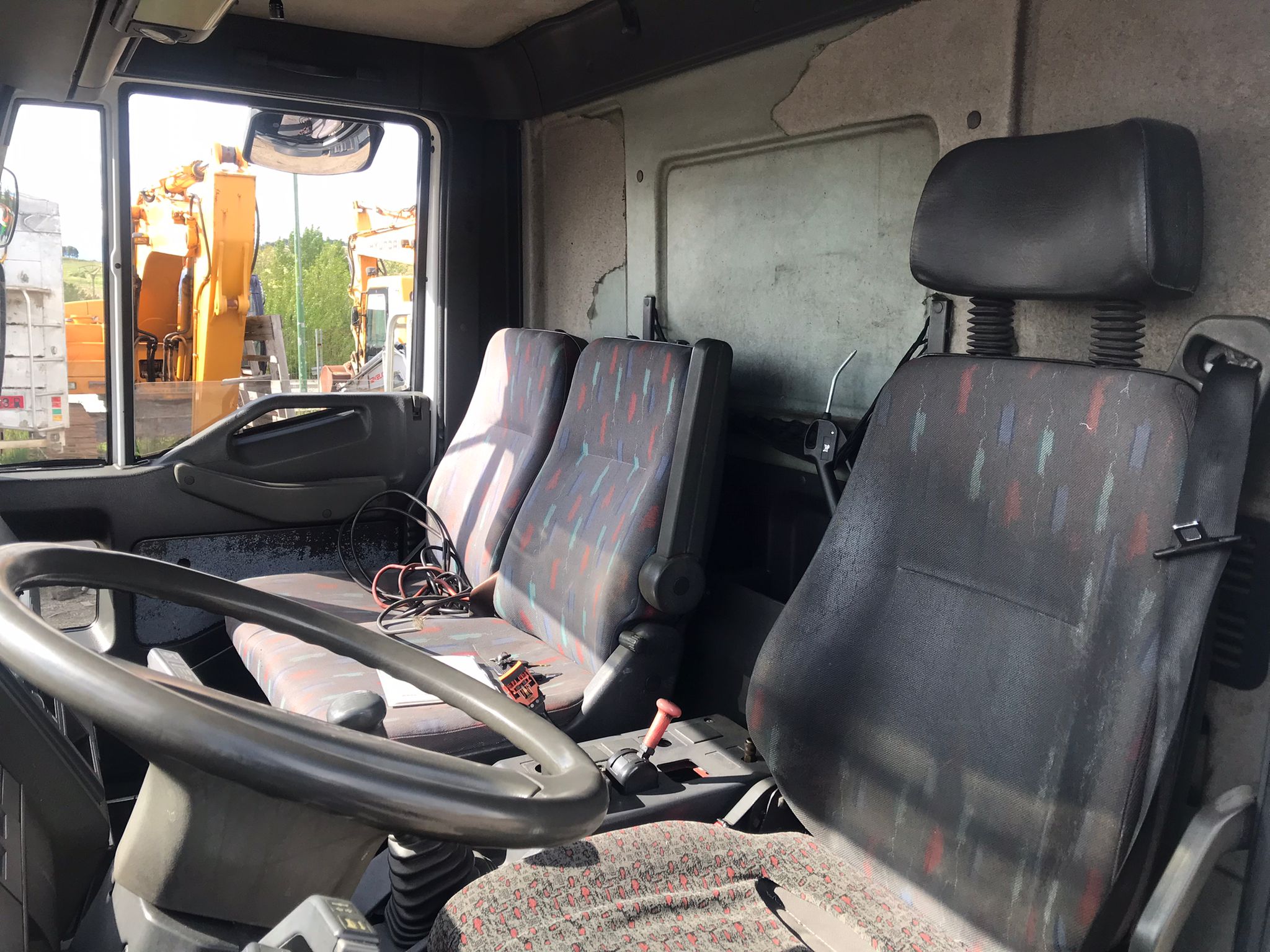 x- VENDIDO - Iveco ML150E24 portavehículos - 2002 - Imagen 17