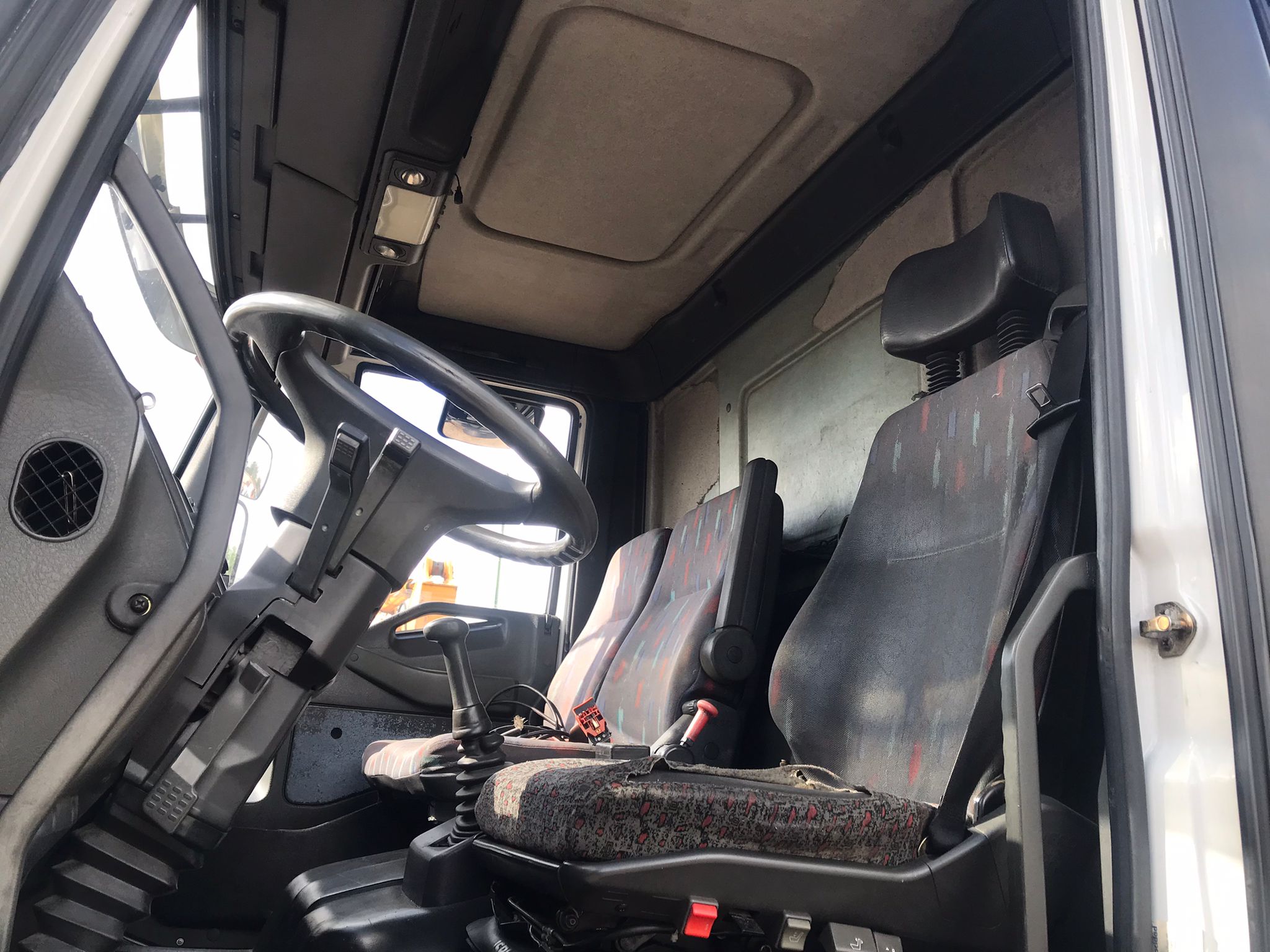 x- VENDIDO - Iveco ML150E24 portavehículos - 2002 - Imagen 18