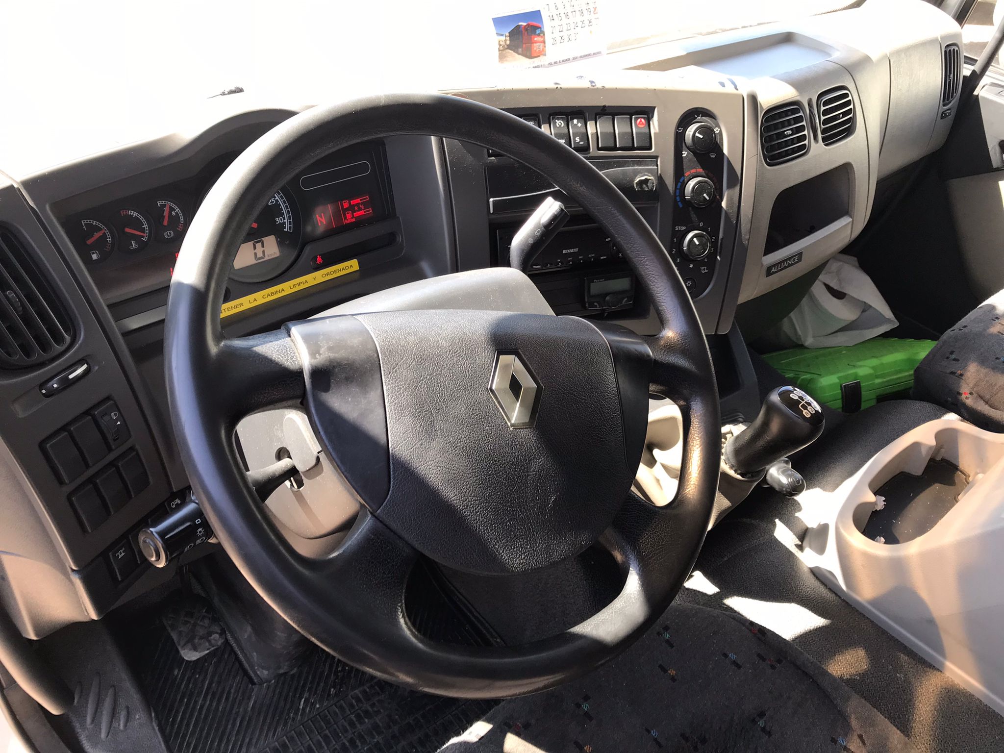 x- VENDIDO - Renault Midlum 190.08 caja cerrada - 2008 - Imagen 11