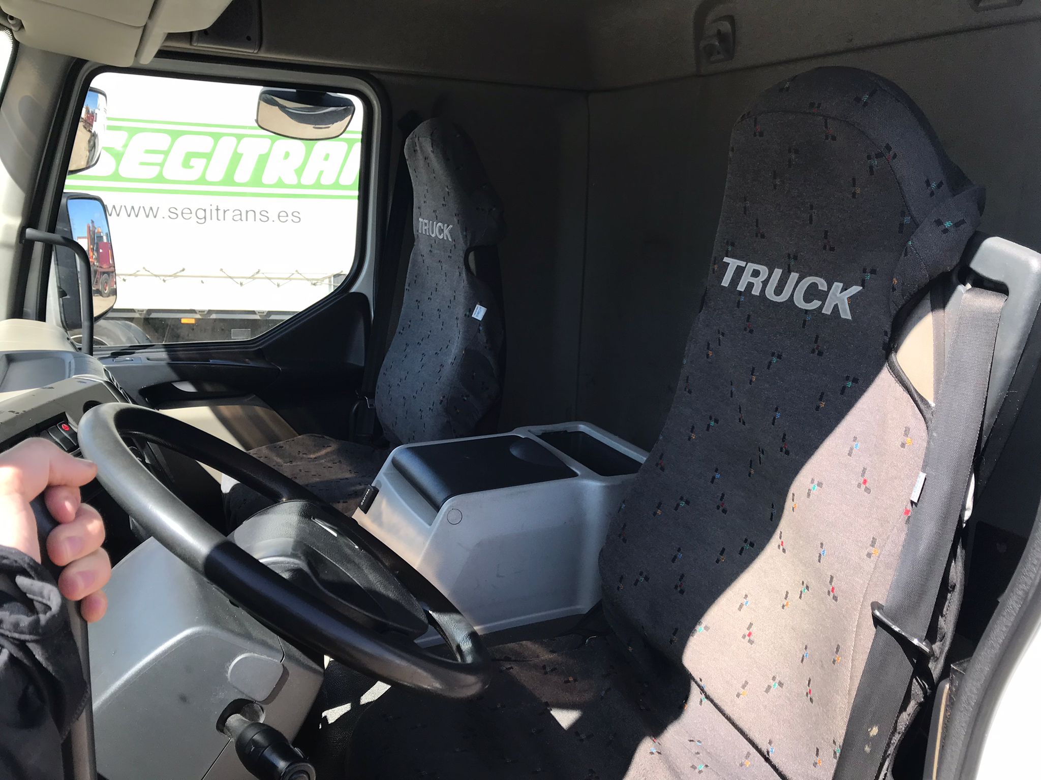 x- VENDIDO - Renault Midlum 190.08 caja cerrada - 2008 - Imagen 9