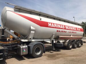 Cisterna basculante pulverulentos