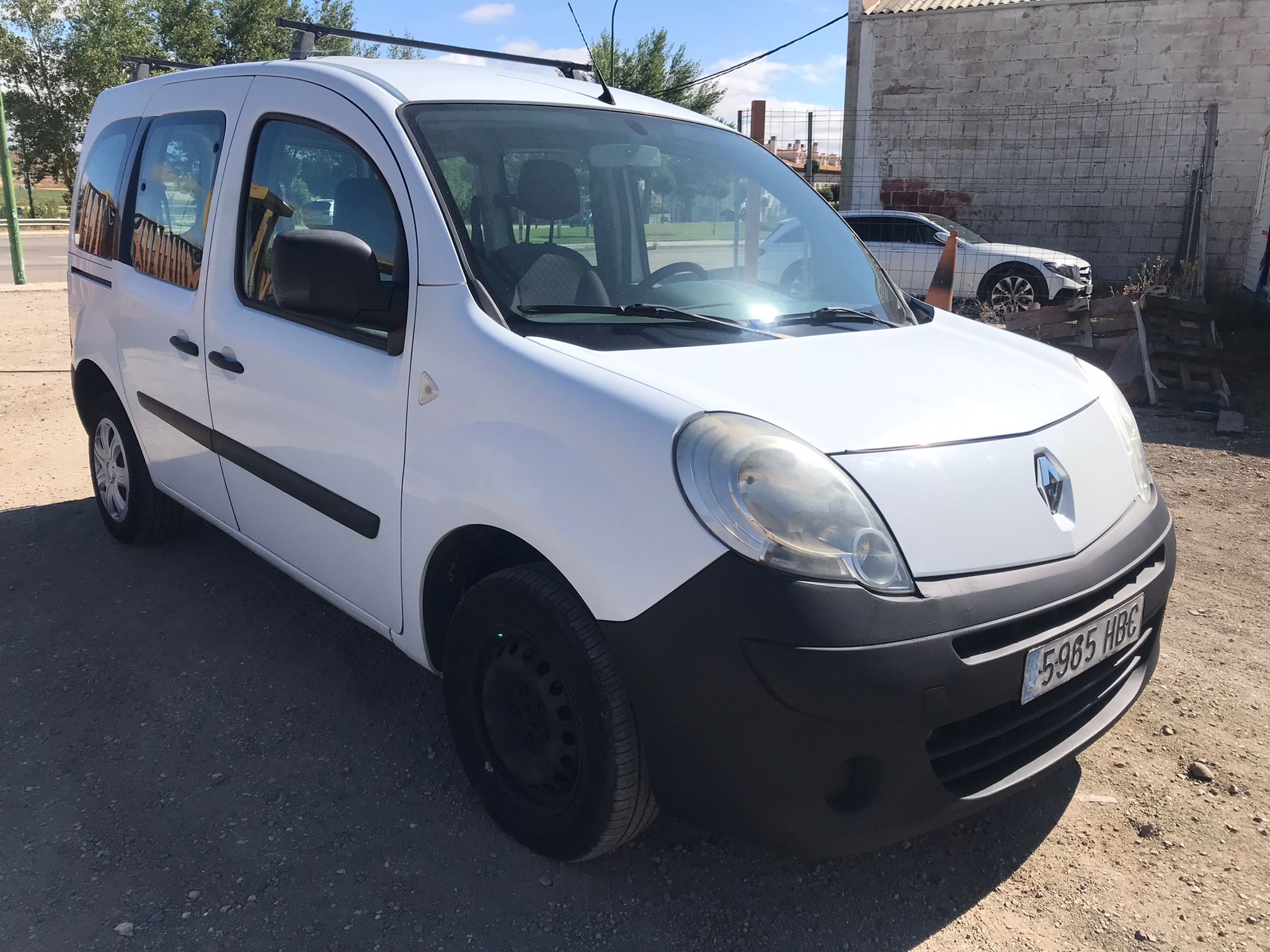 x- VENDIDO - Renault Kangoo - 2010 - Imagen 2