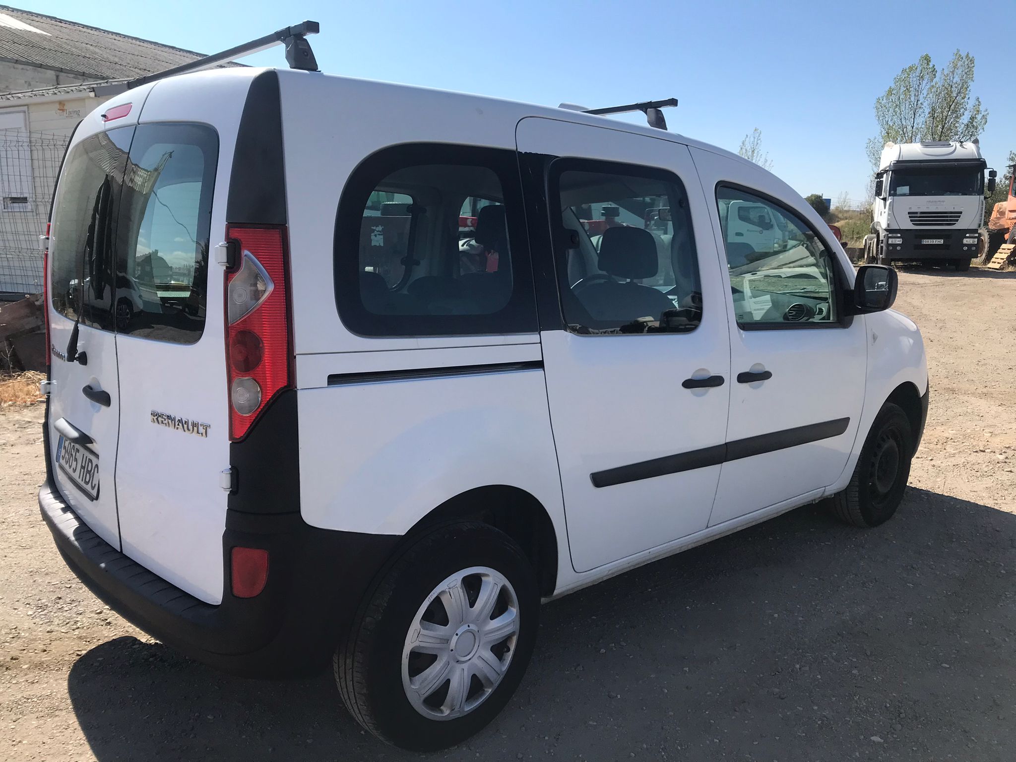 x- VENDIDO - Renault Kangoo - 2010 - Imagen 3
