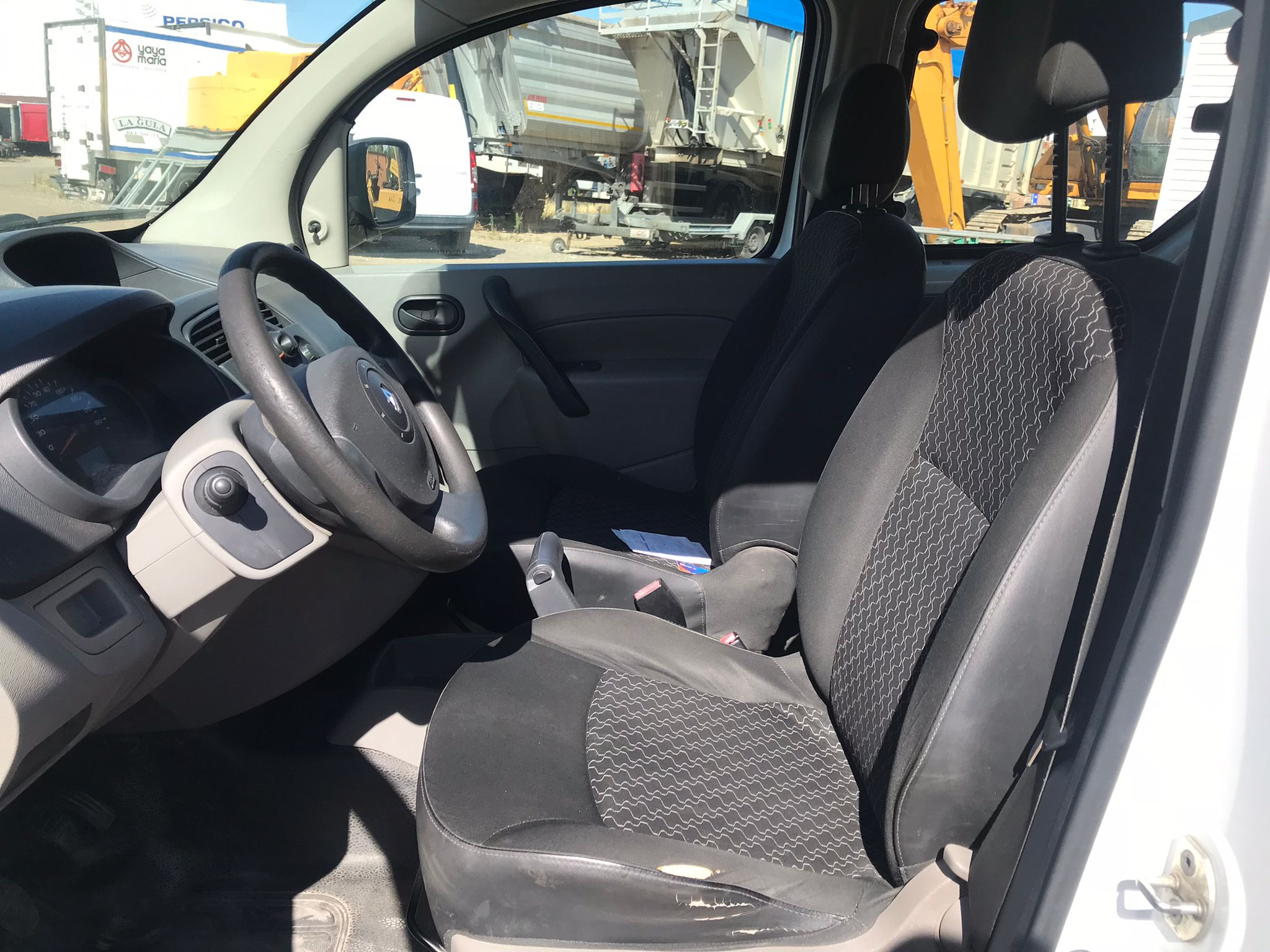 x- VENDIDO - Renault Kangoo - 2010 - Imagen 5