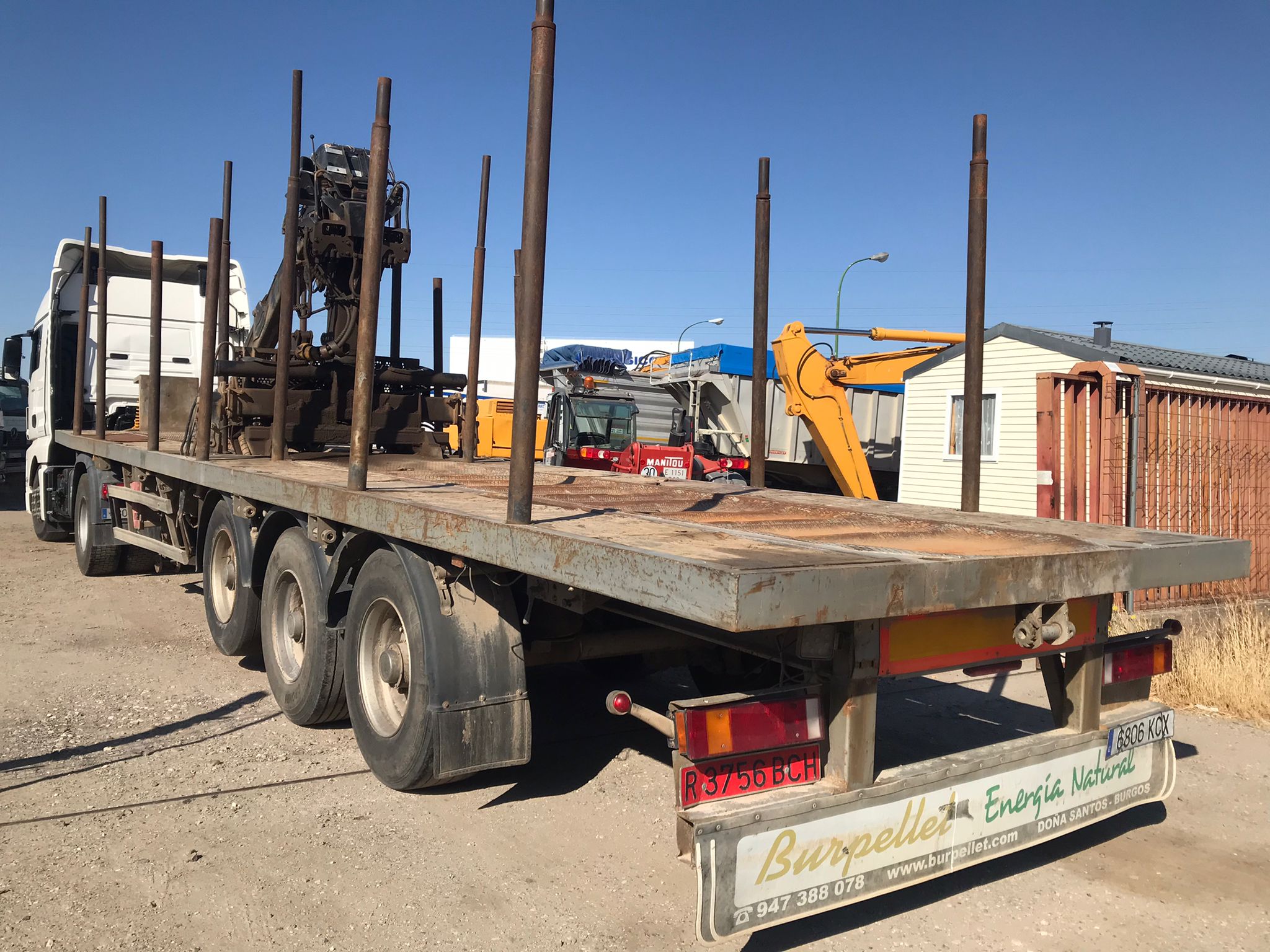 x- VENDIDO - Plataforma maderera Leciñena con grúa Año 2009 - Imagen 2