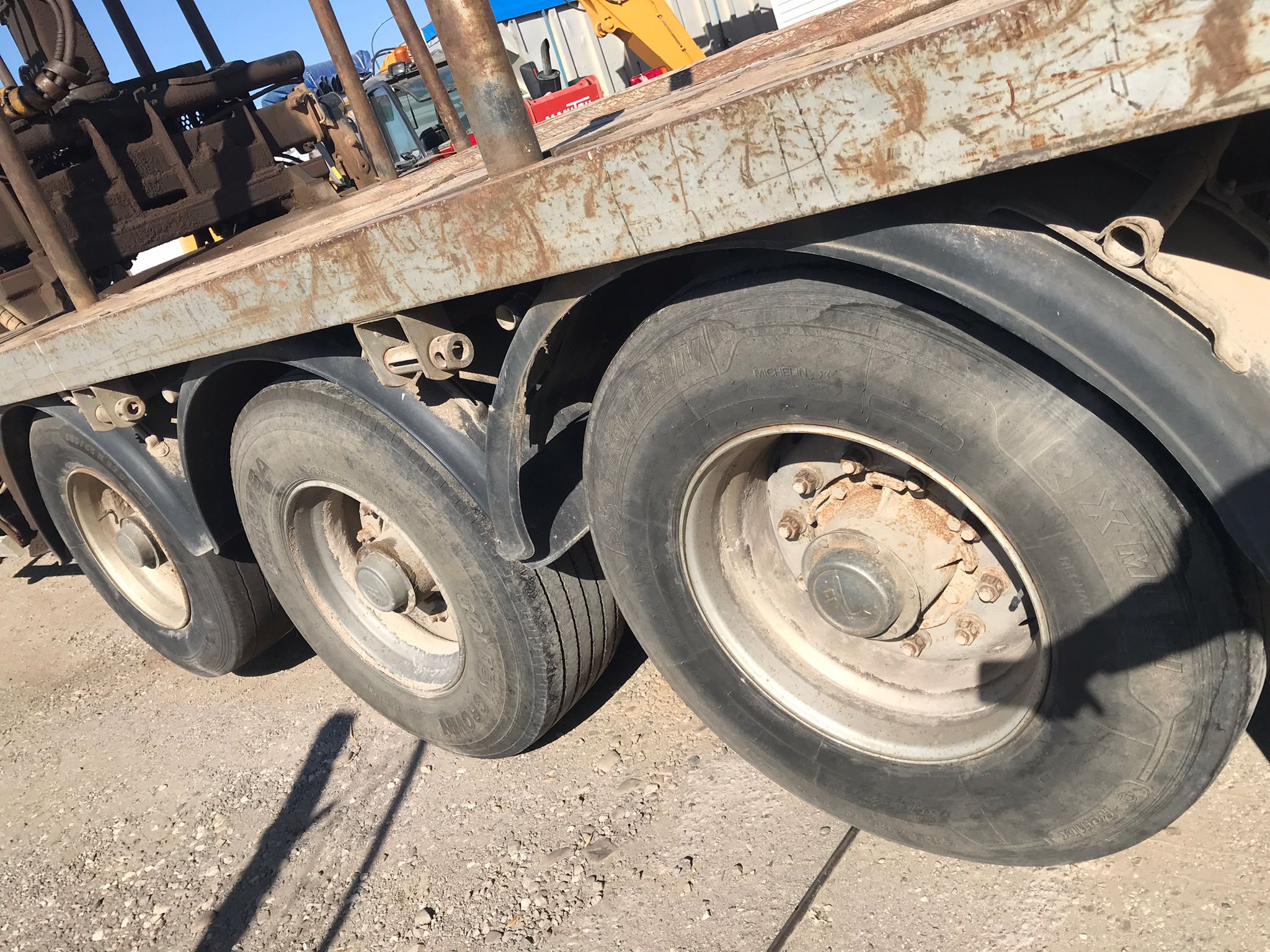 x- VENDIDO - Plataforma maderera Leciñena con grúa Año 2009 - Imagen 10