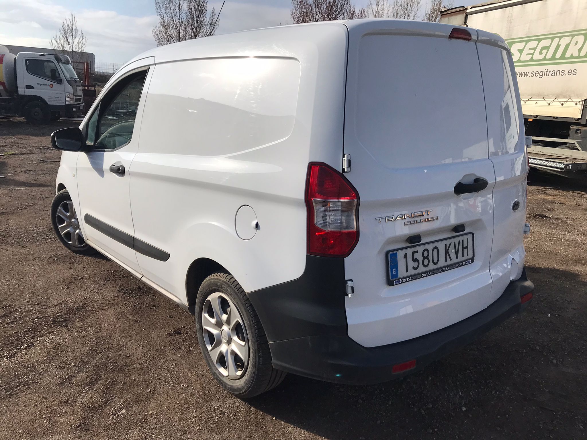 x- VENDIDO - Ford Transit Courier - 2019 - Imagen 3