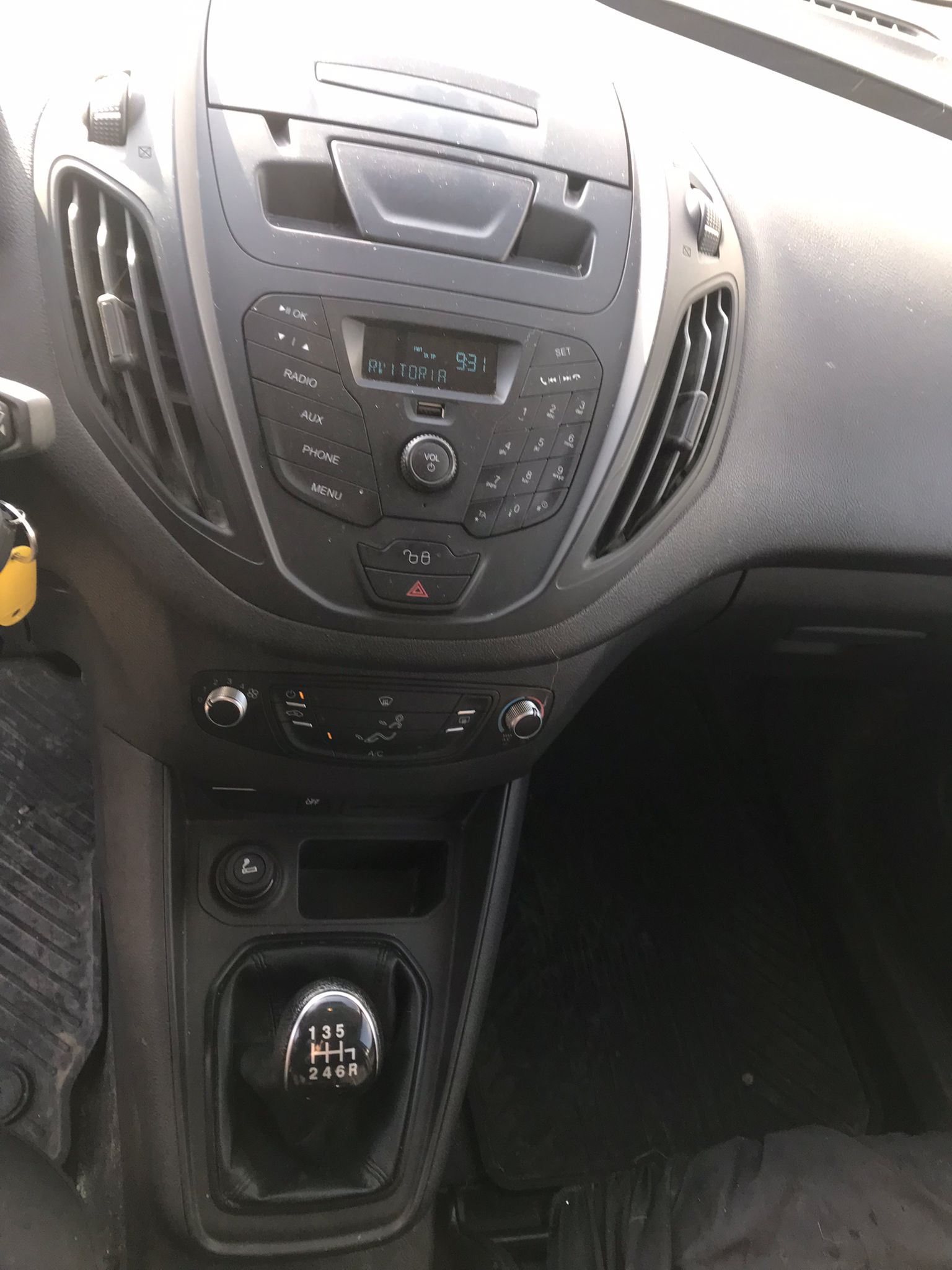 x- VENDIDO - Ford Transit Courier - 2019 - Imagen 9