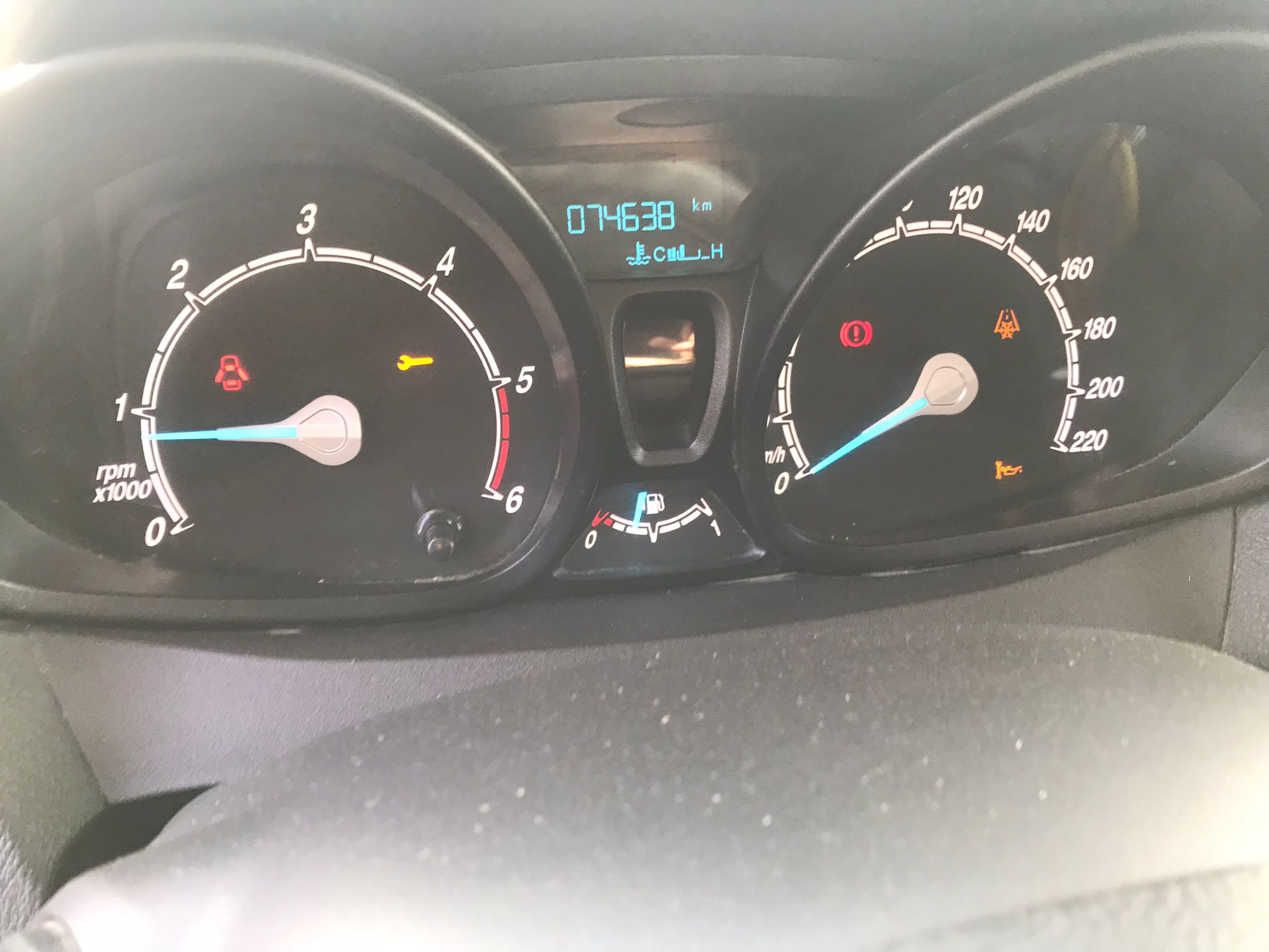 x- VENDIDO - Ford Transit Courier - 2019 - Imagen 11