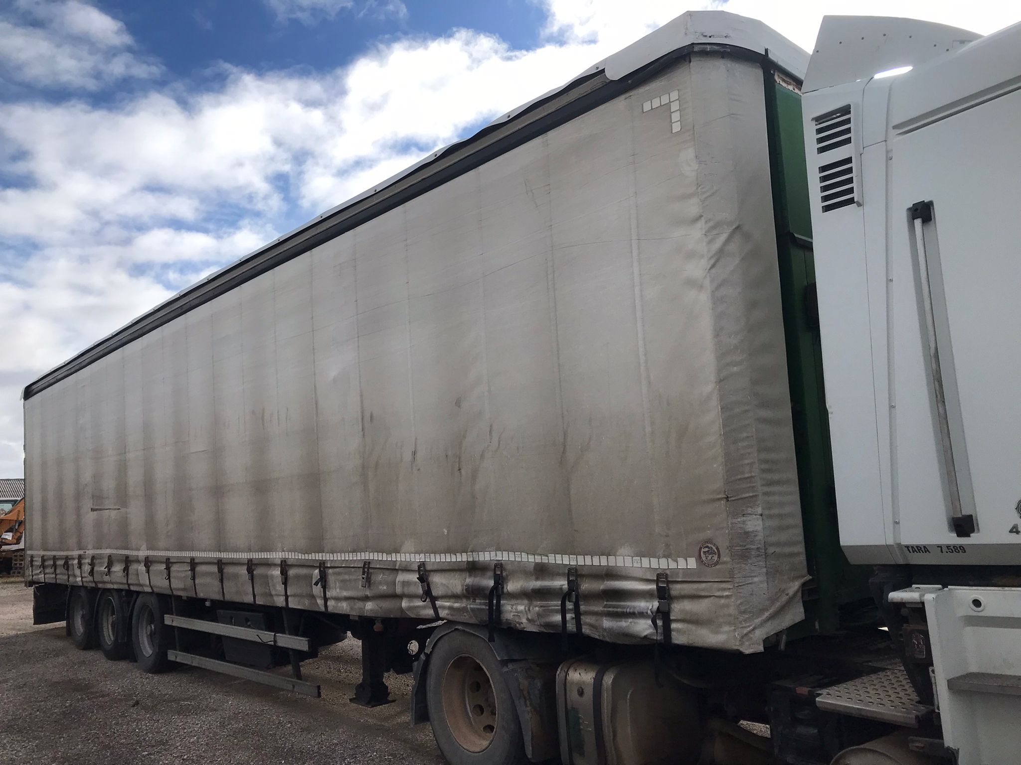 x- VENDIDO - Semirremolque tauliner Lecitrailer Año 2005 - Imagen 2