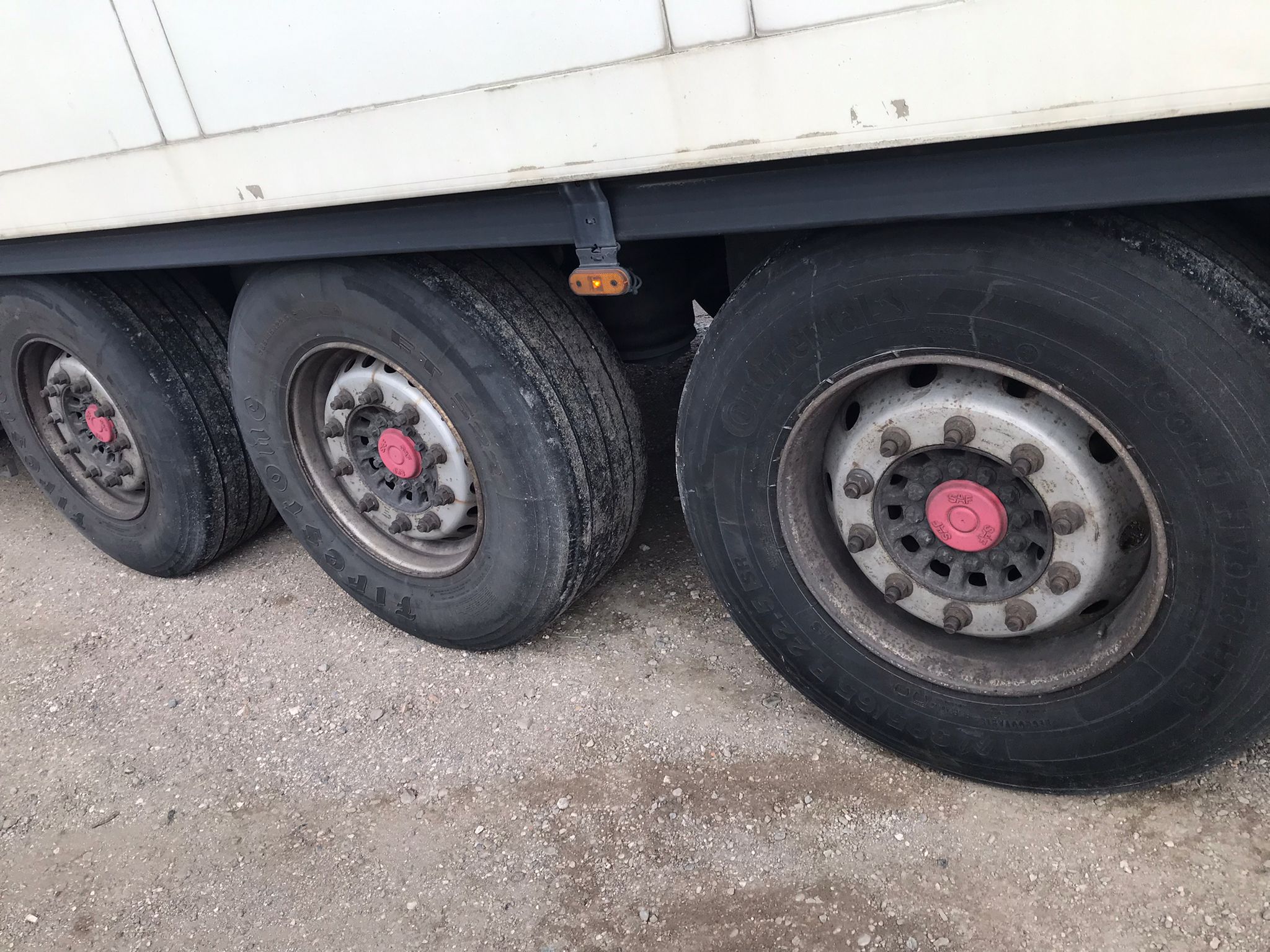 x- VENDIDO - Semirremolque frigorífico Schmitz Año 2005 - Imagen 9