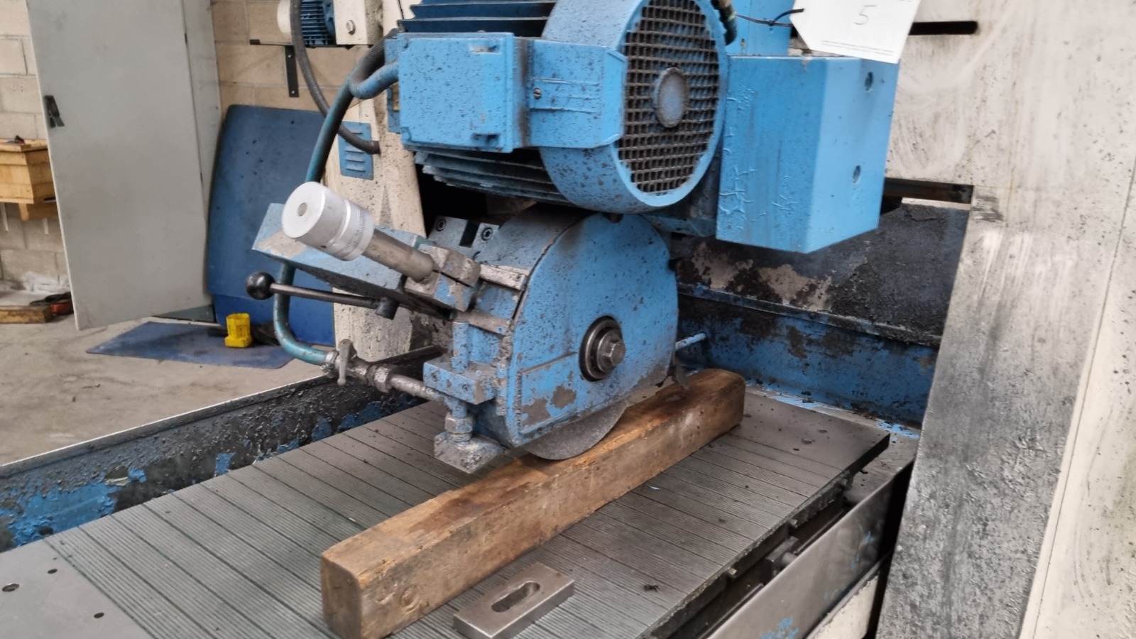 x- VENDIDO - Rectificadora de planos LGB R1500 - Imagen 5