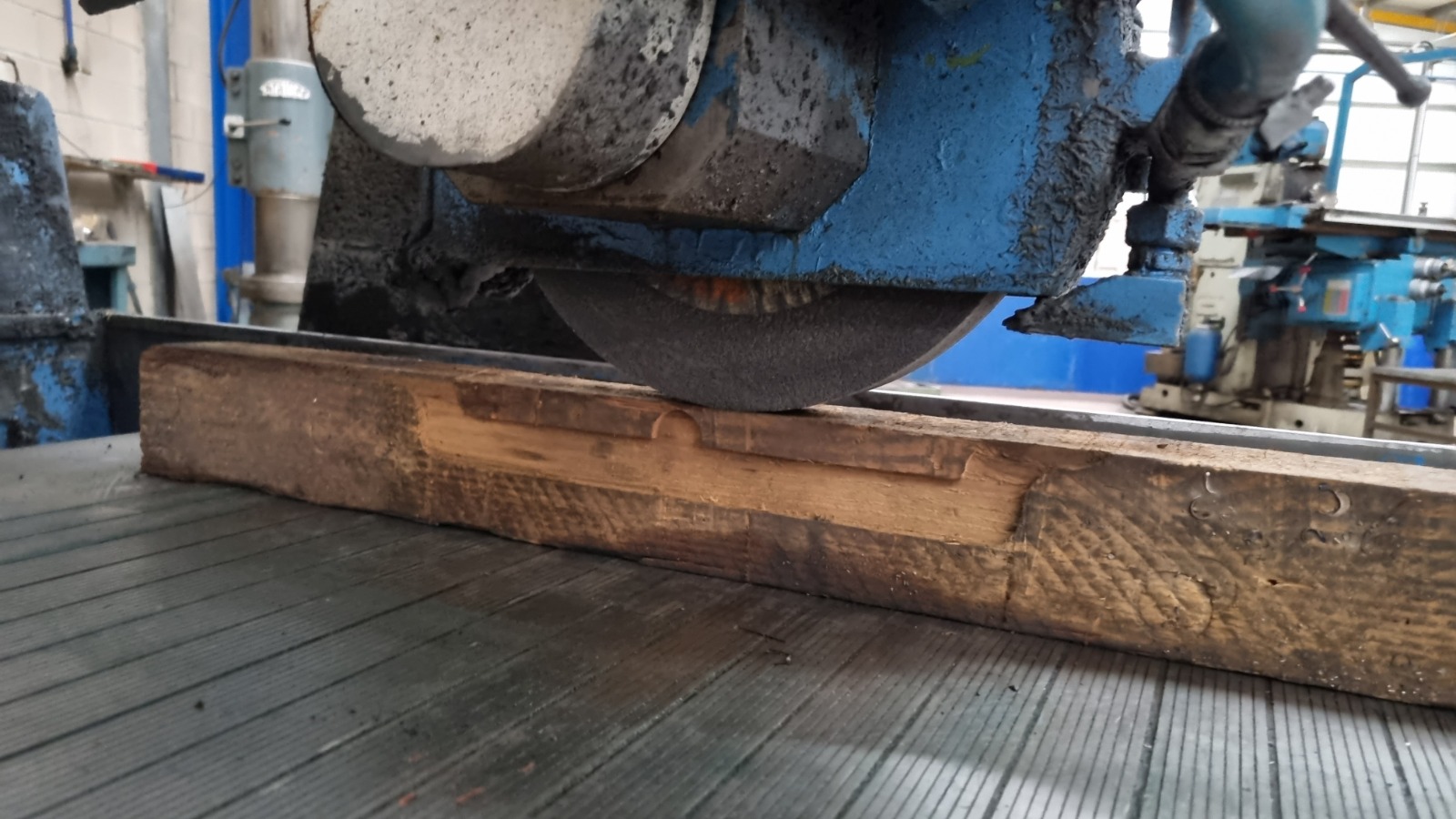 x- VENDIDO - Rectificadora de planos LGB R1500 - Imagen 8