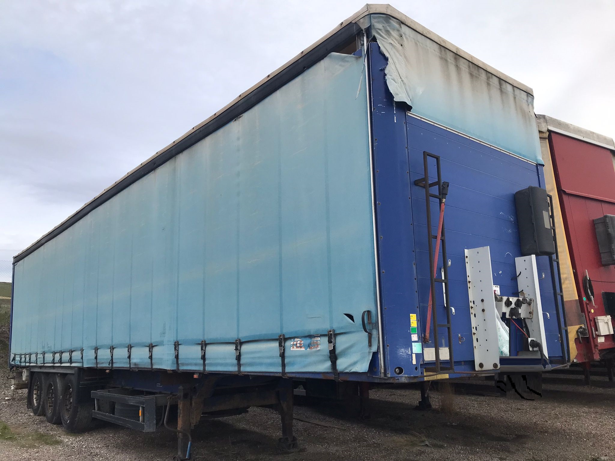 x- VENDIDO - Semirremolque tauliner Schmitz Año 10/2003 - Imagen 2