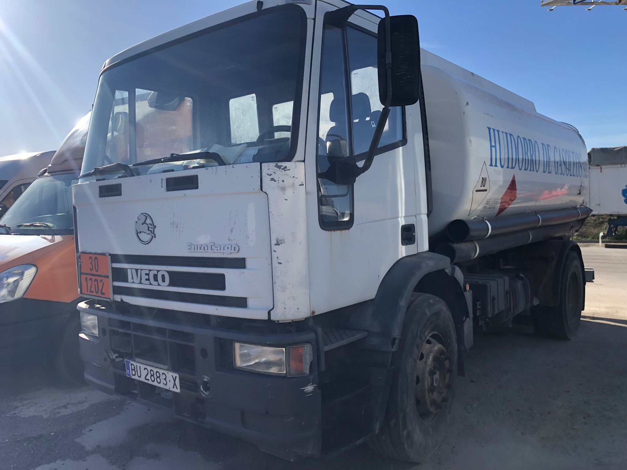 camion cisterna combustible Iveco