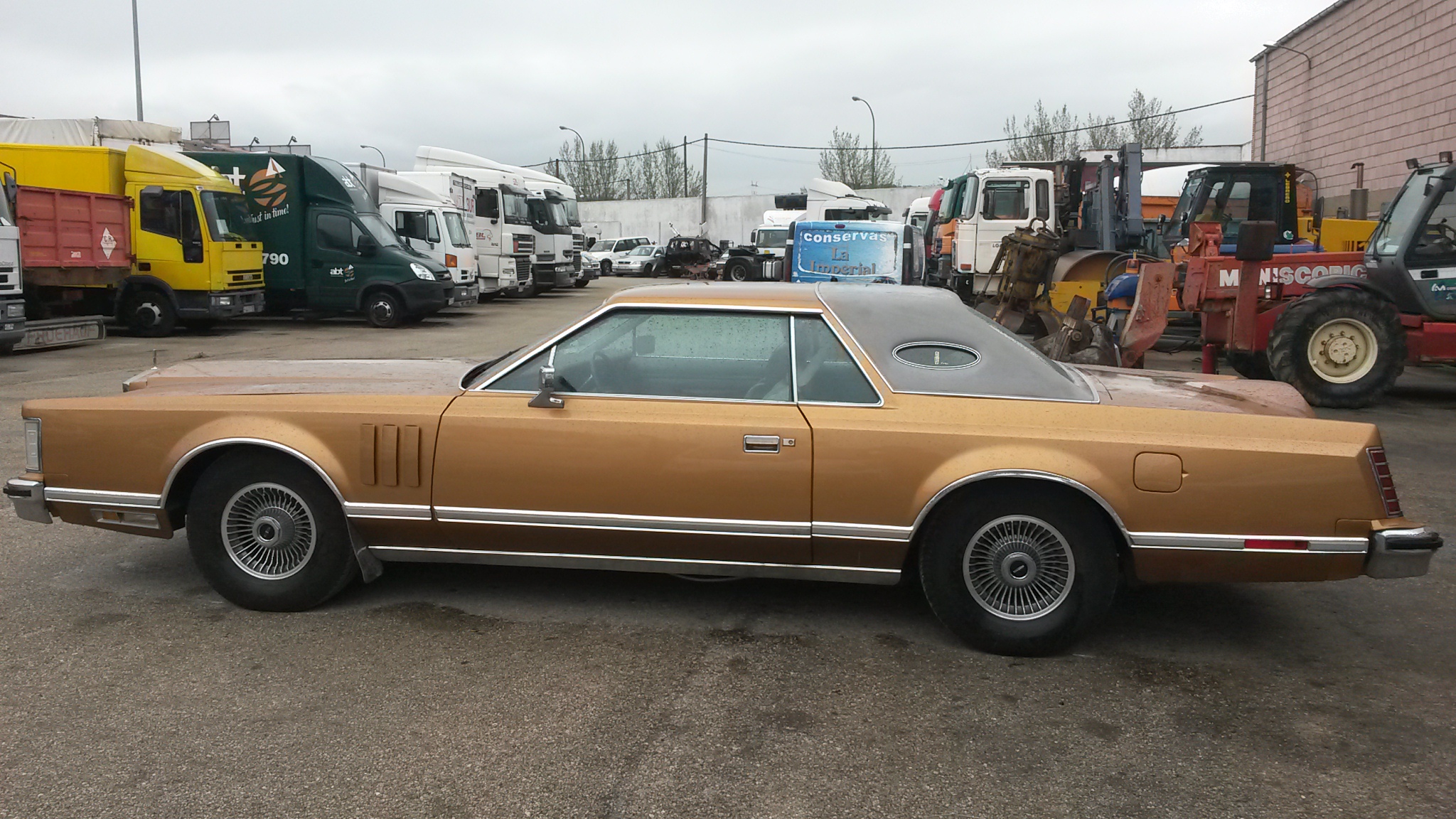 Lincoln Continental Mark V - histórico americano - 1976 - Imagen 3
