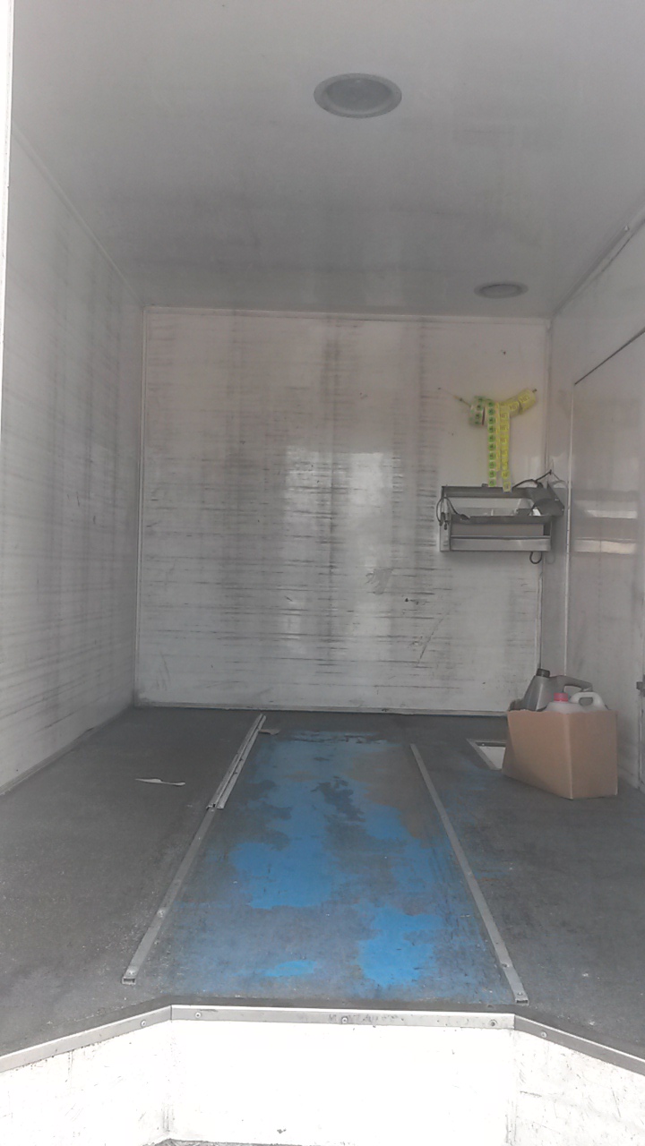 Nissan Cabstar E caja isotermo - 1999 - Imagen 9