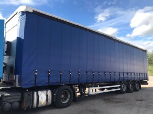 semirremolque tauliner Rojo