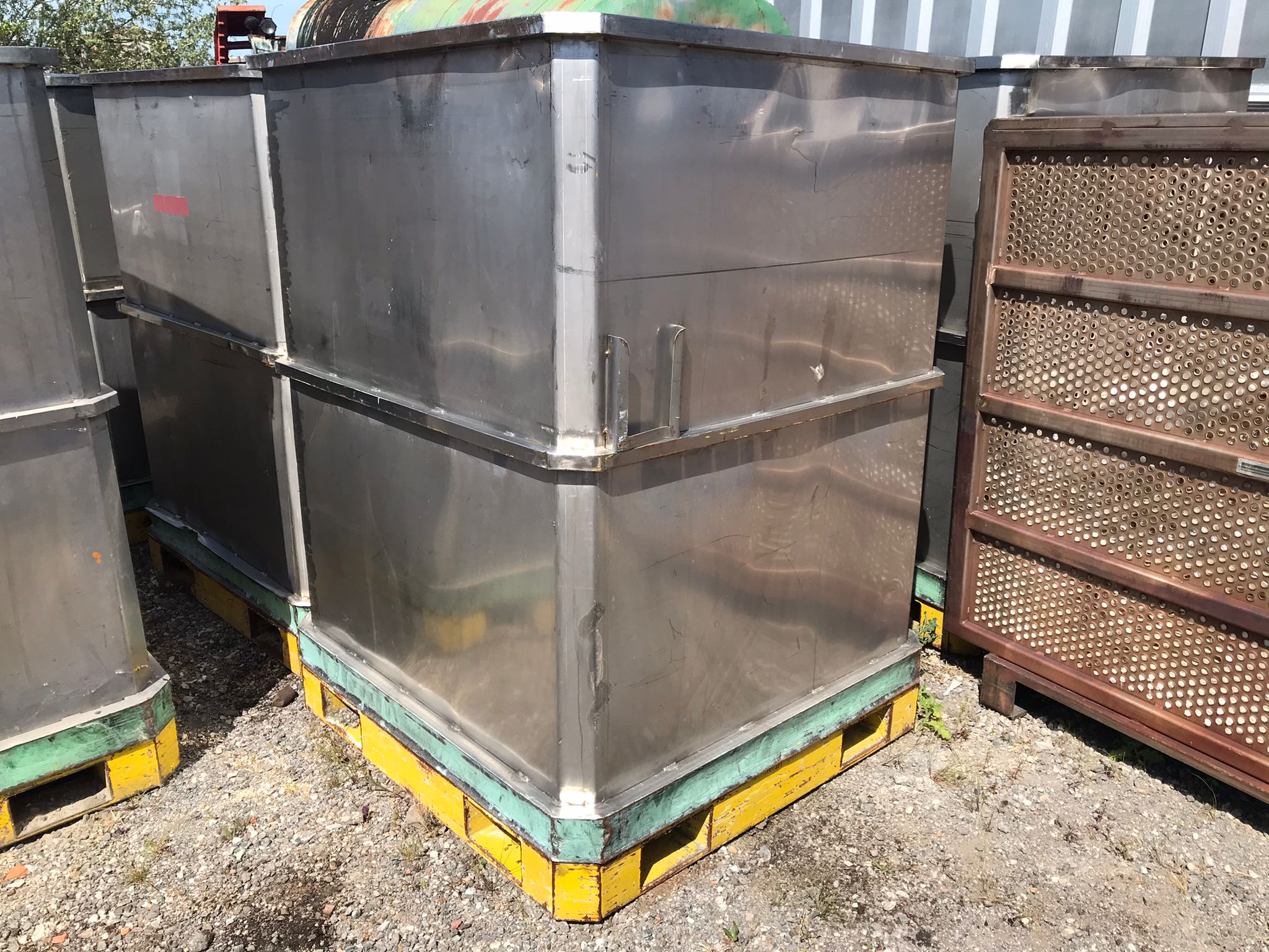 contenedores de acero inoxidable