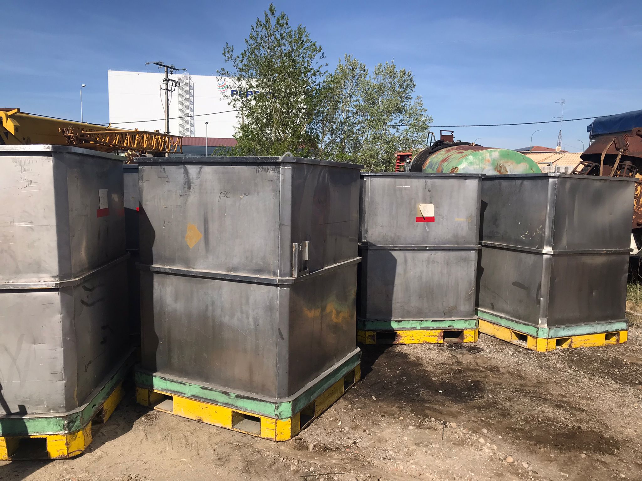 x- VENDIDO - Contenedores de acero inoxidable paletizados (38 uds) - Imagen 7