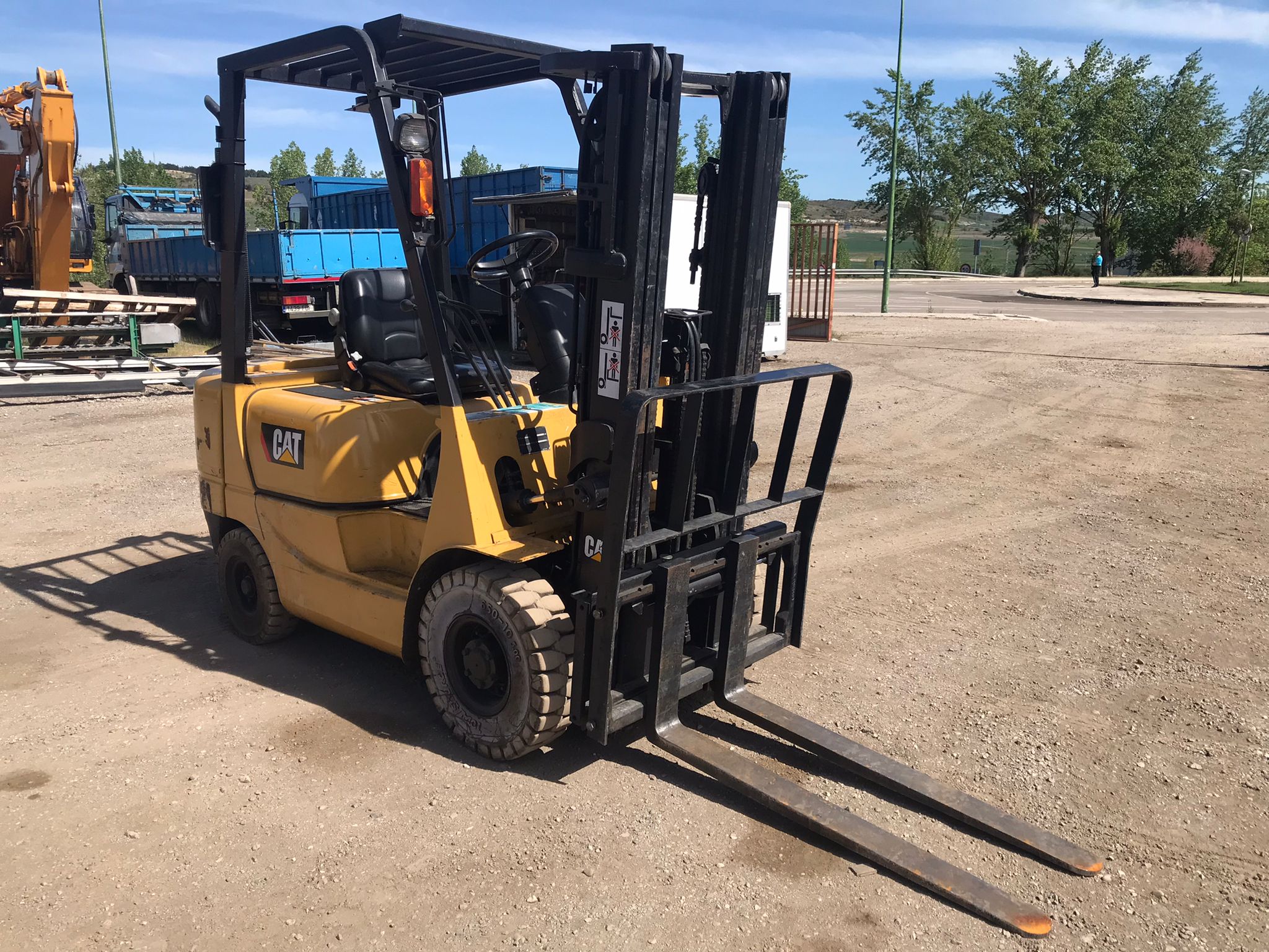 x- VENDIDO - Carretilla elevadora diésel Caterpillar DP18K - Año 2002 - Imagen 2