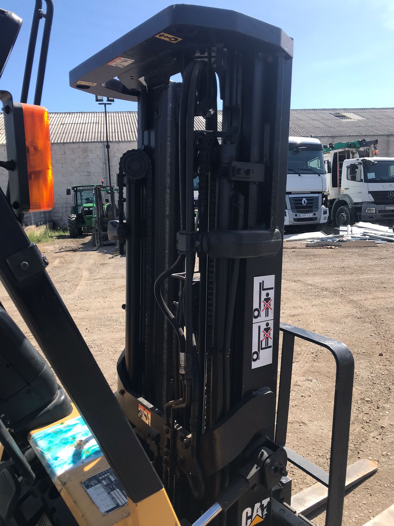 x- VENDIDO - Carretilla elevadora diésel Caterpillar DP18K - Año 2002 - Imagen 11