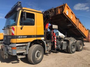 camión basculante volquete trilateral