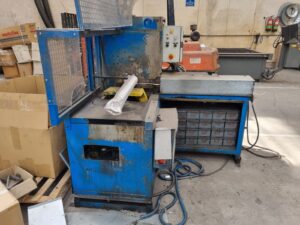 máquina fabricación de tubos flexibles de aluminio