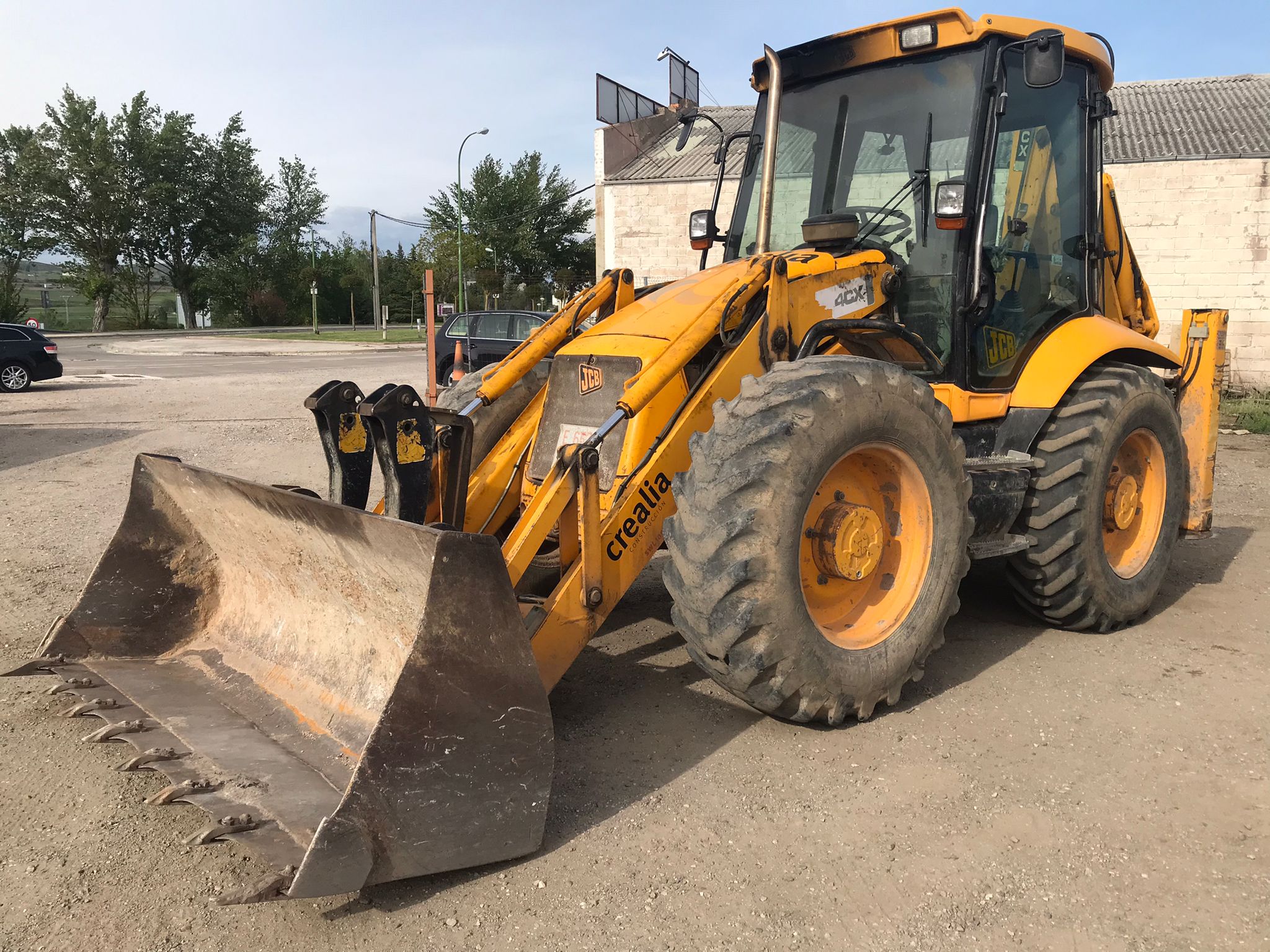 retroexcavadora mixta JCB