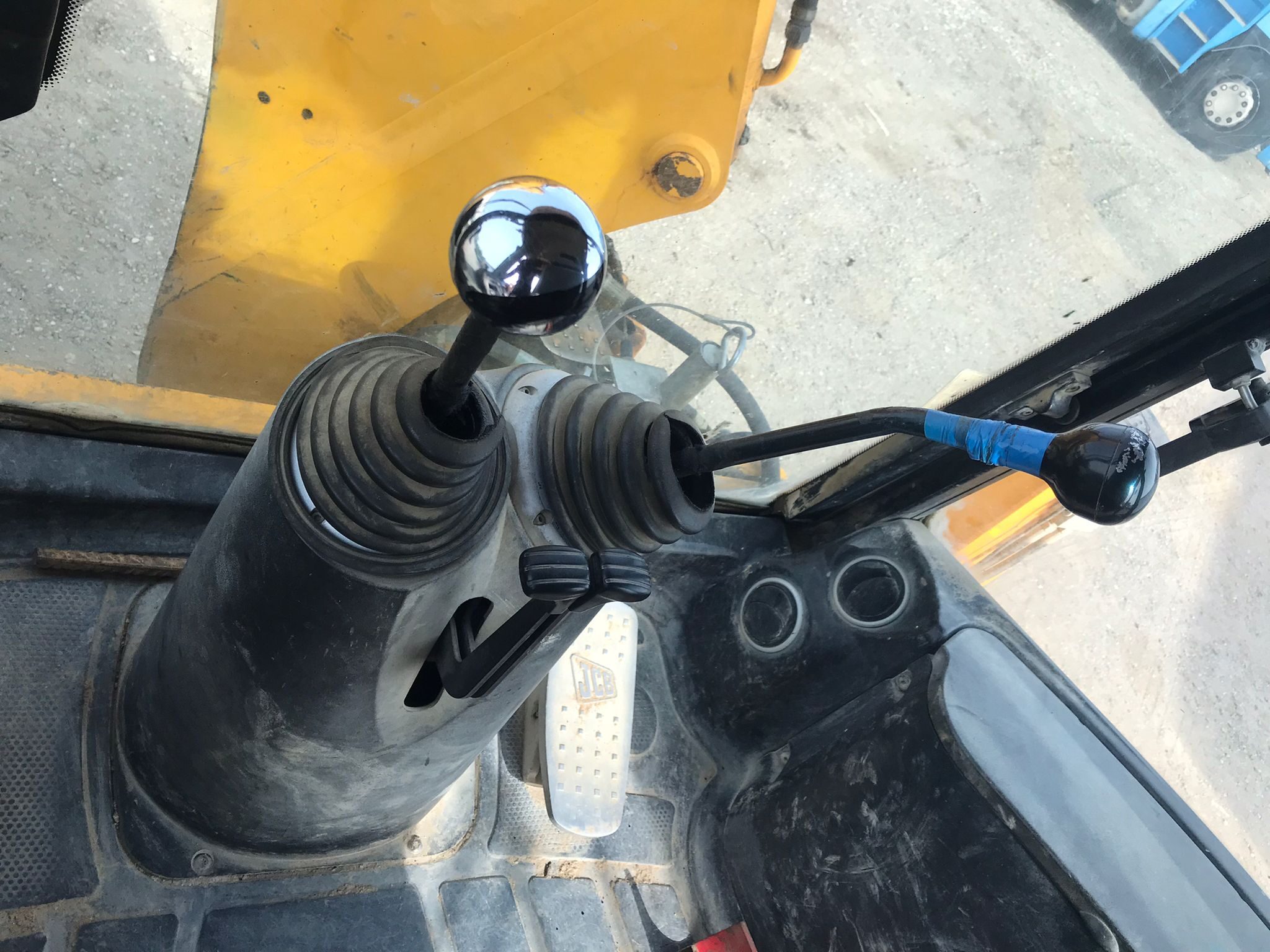 x- VENDIDO - Retroexcavadora mixta JCB 4CX-4WS - 2005 - Imagen 11