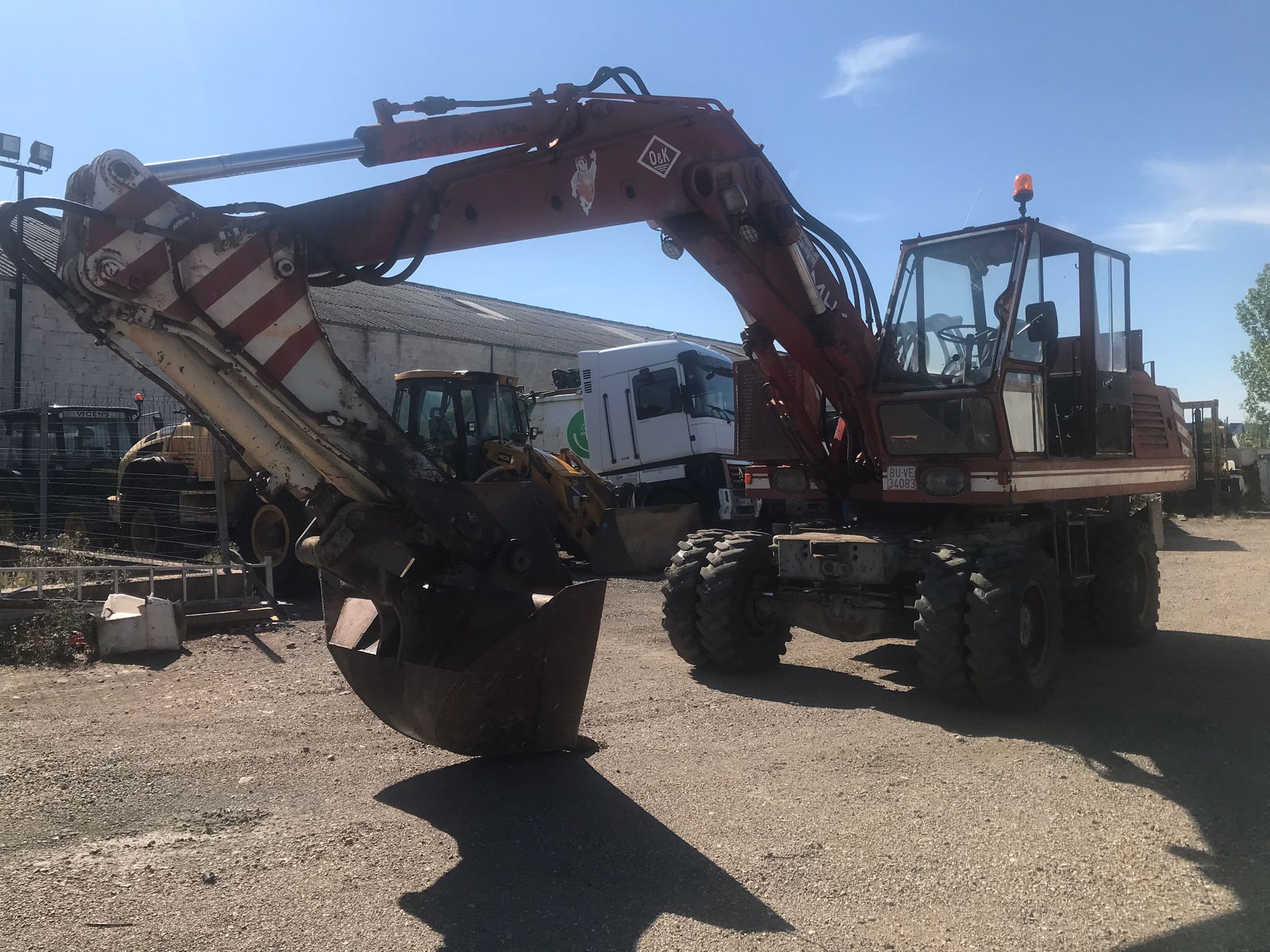 retroexcavadora de ruedas