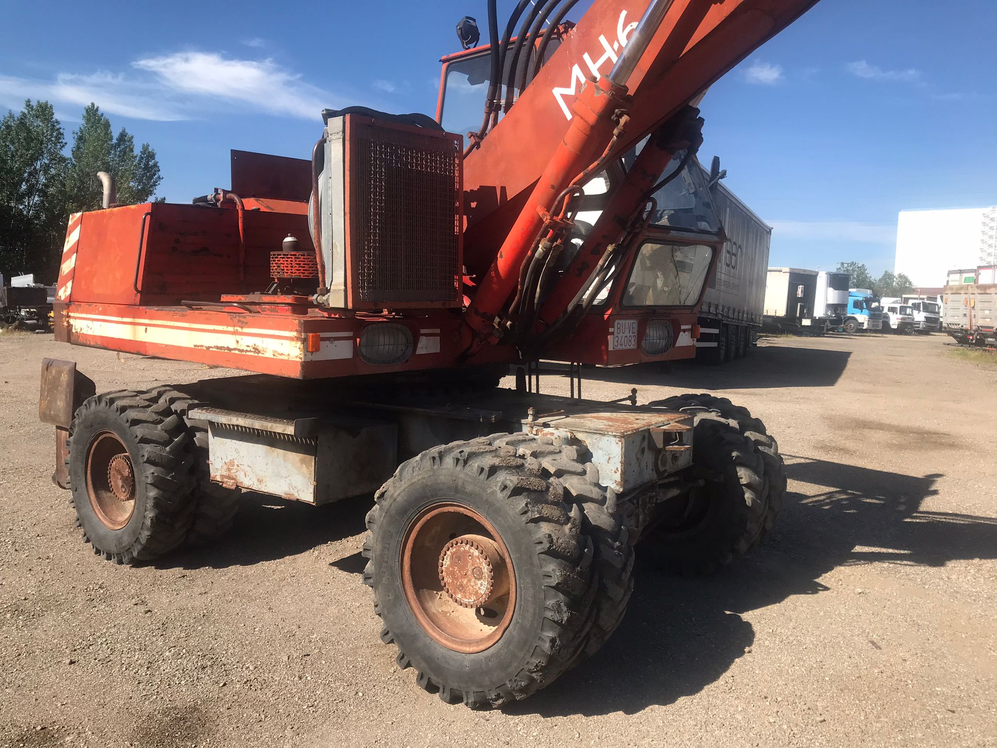 x- VENDIDO - Retroexcavadora de ruedas O&K MH-6 - 1983 - Imagen 4