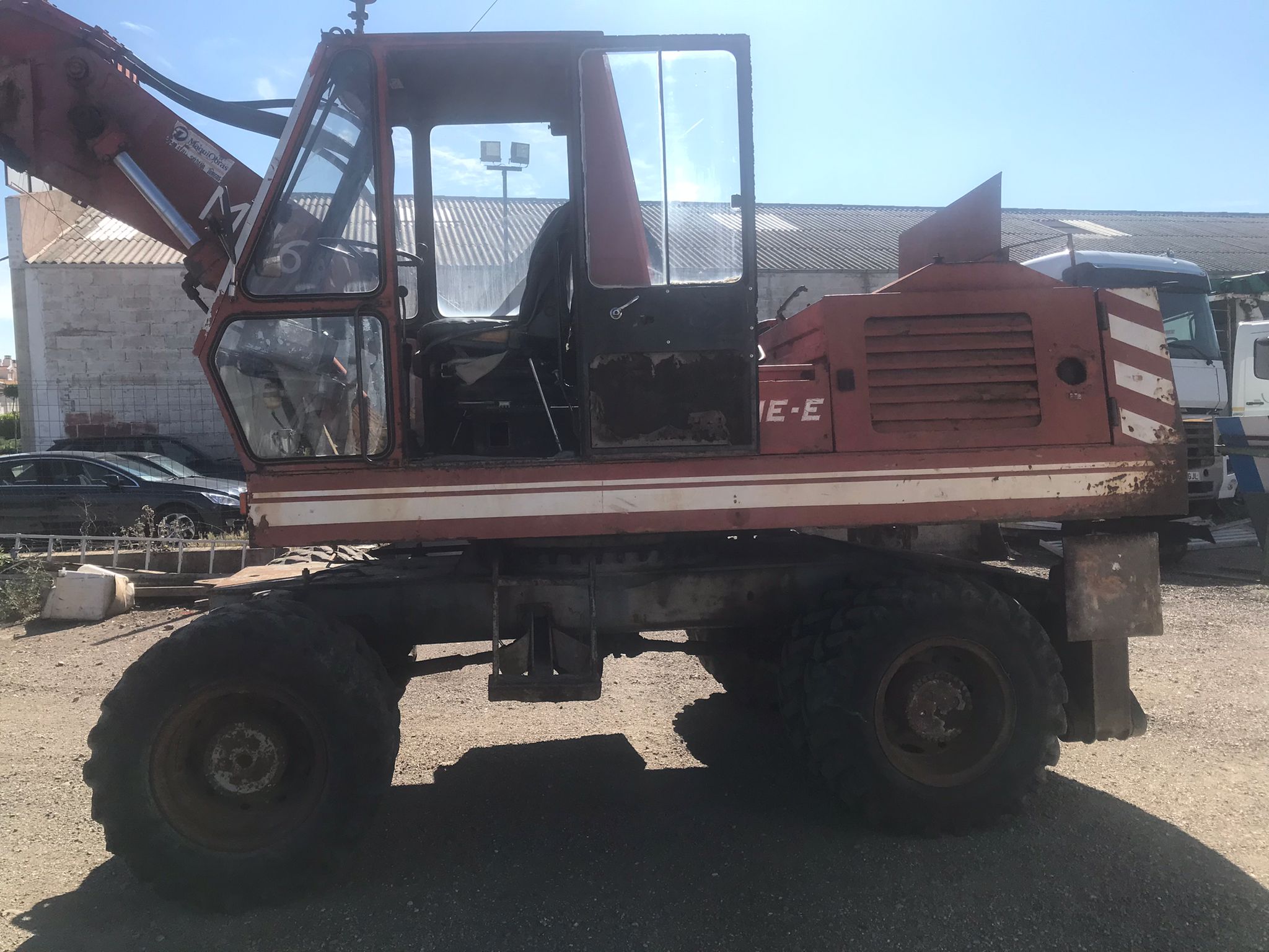 x- VENDIDO - Retroexcavadora de ruedas O&K MH-6 - 1983 - Imagen 9