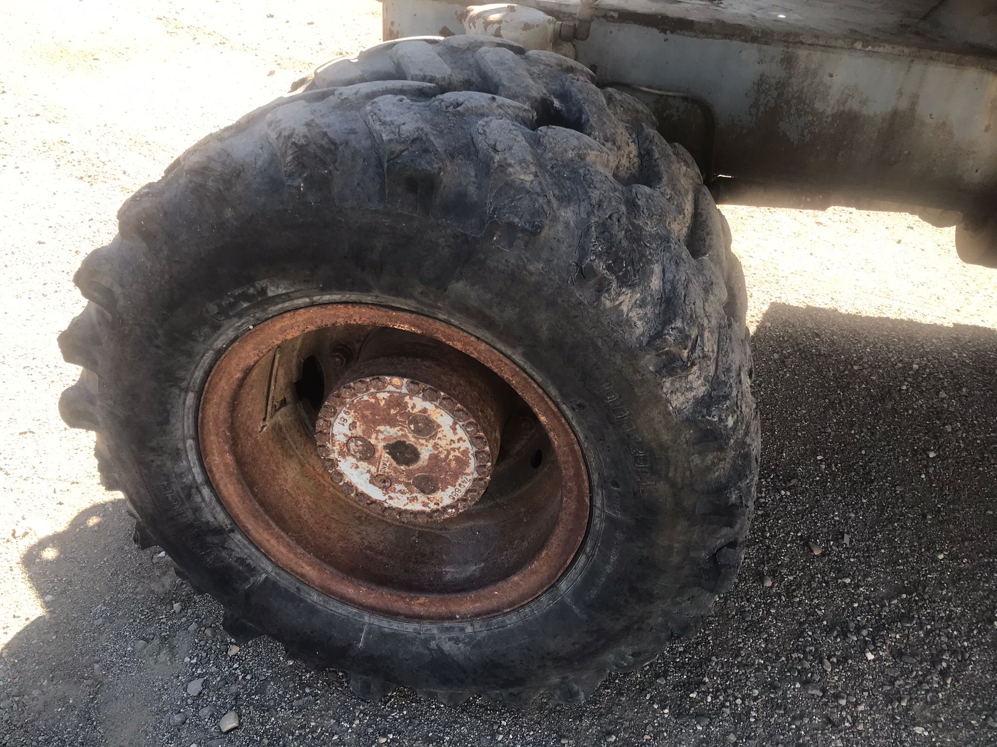 x- VENDIDO - Retroexcavadora de ruedas O&K MH-6 - 1983 - Imagen 21