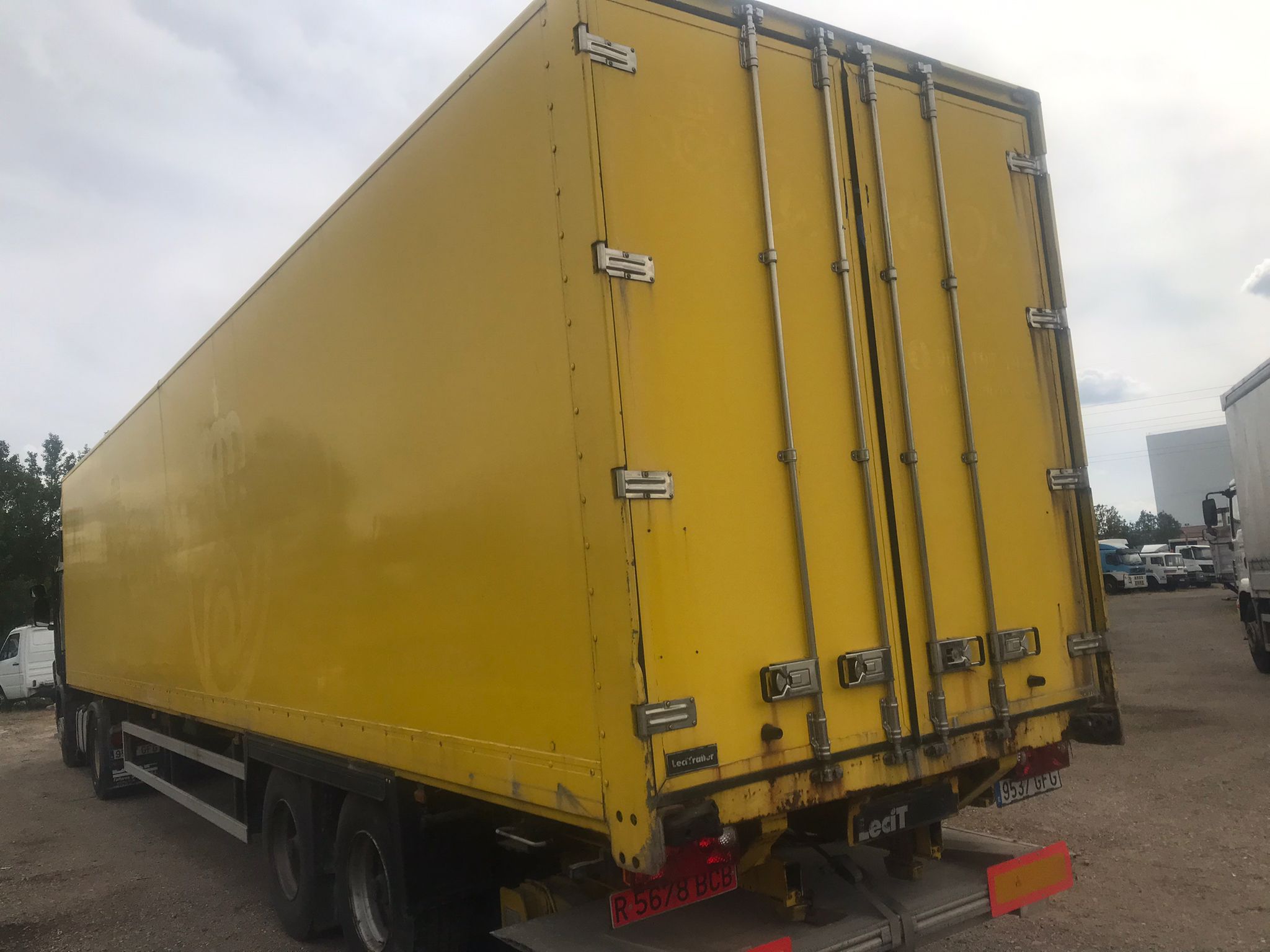 x- VENDIDO - Semirremolque caja cerrada Lecitrailer Año 2007 - Imagen 4
