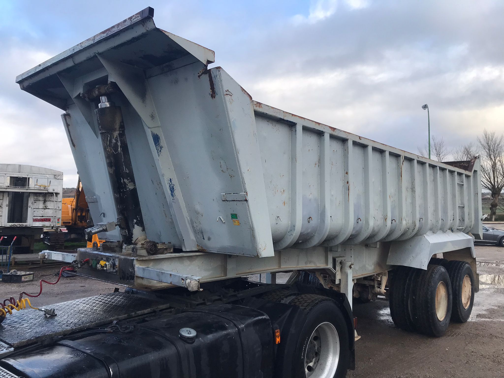 bañera basculante de hierro