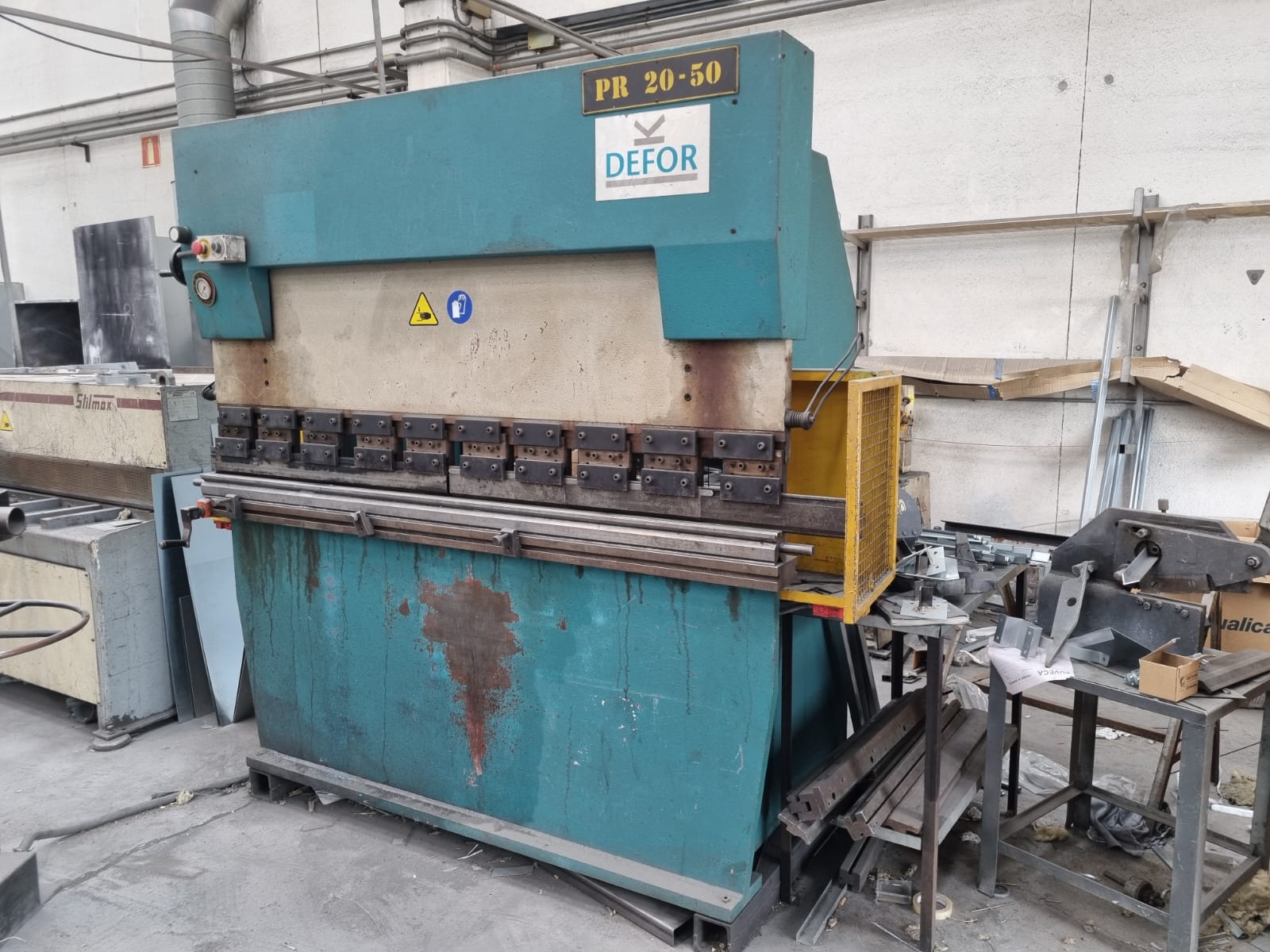 Plegadora de chapa Rico