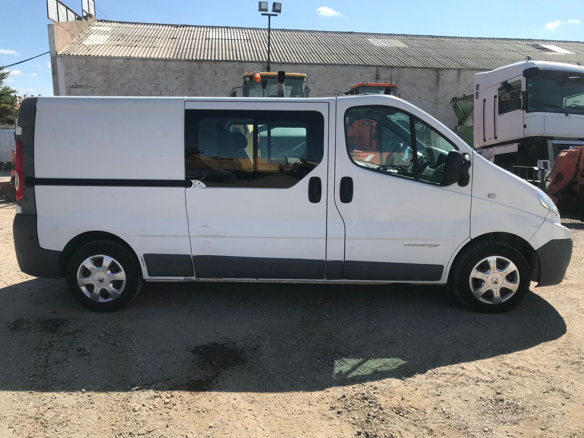 x- VENDIDO - Renault Trafic - 2011 - Imagen 8