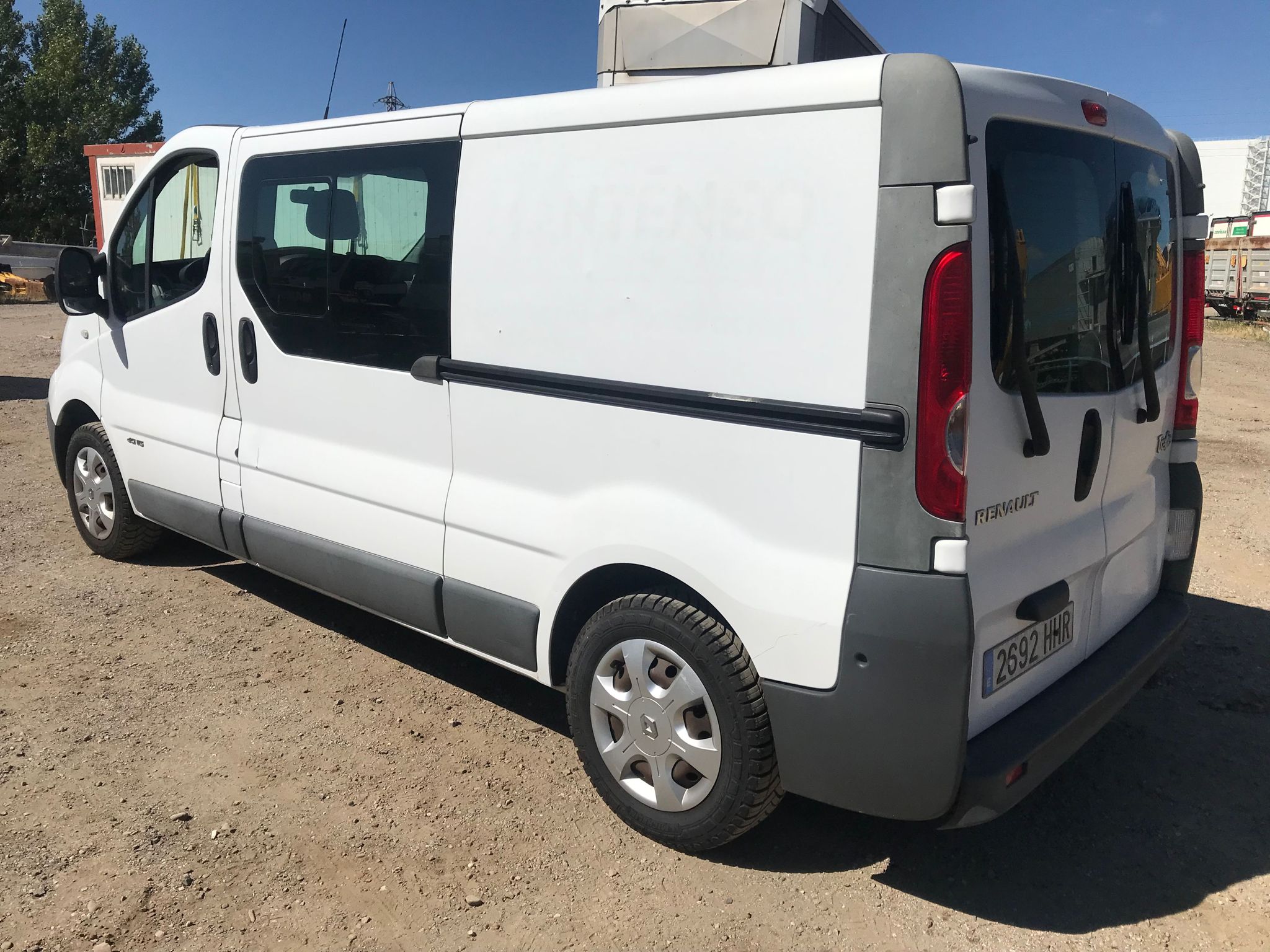 x- VENDIDO - Renault Trafic - 2011 - Imagen 4