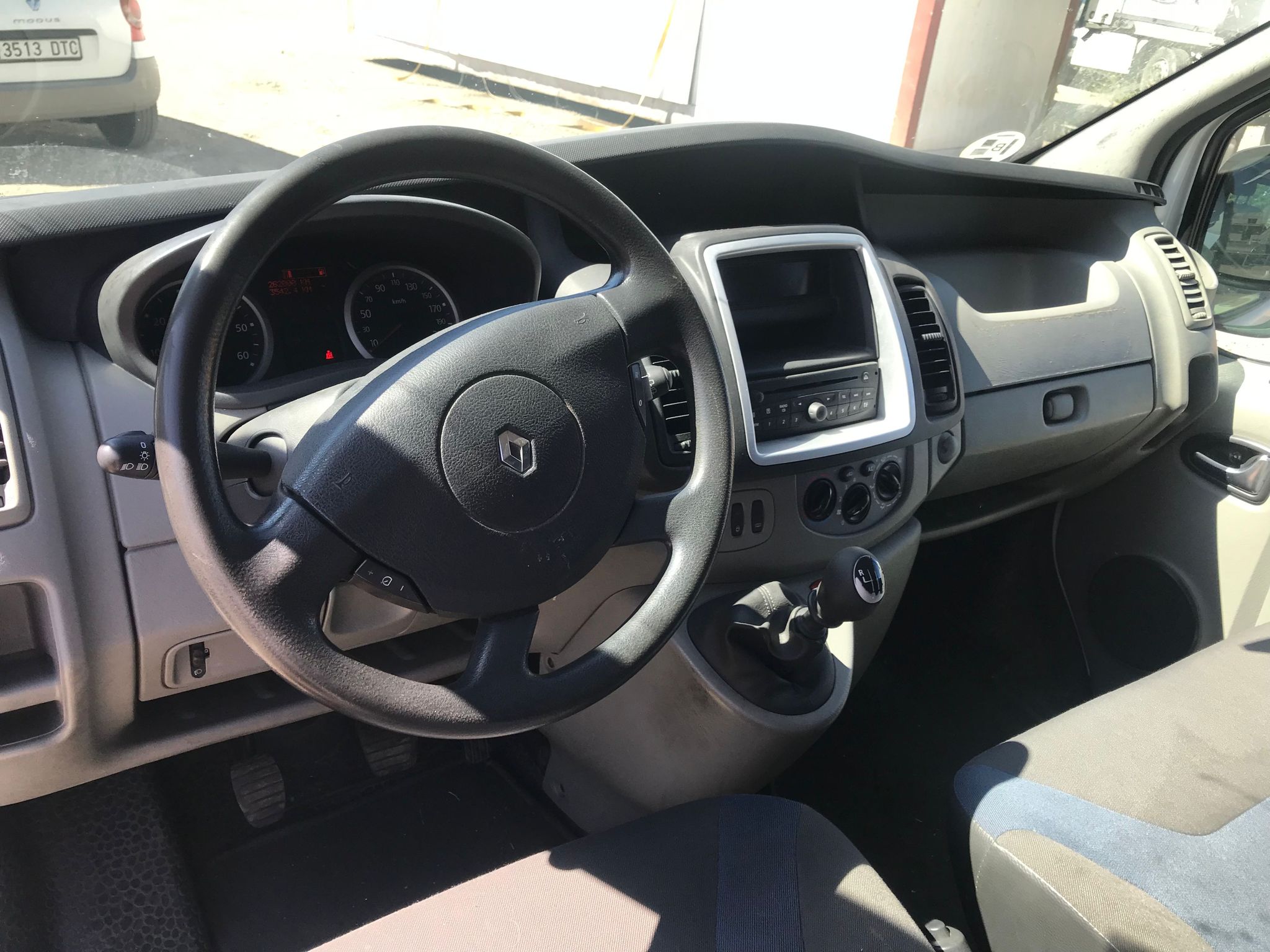 x- VENDIDO - Renault Trafic - 2011 - Imagen 12