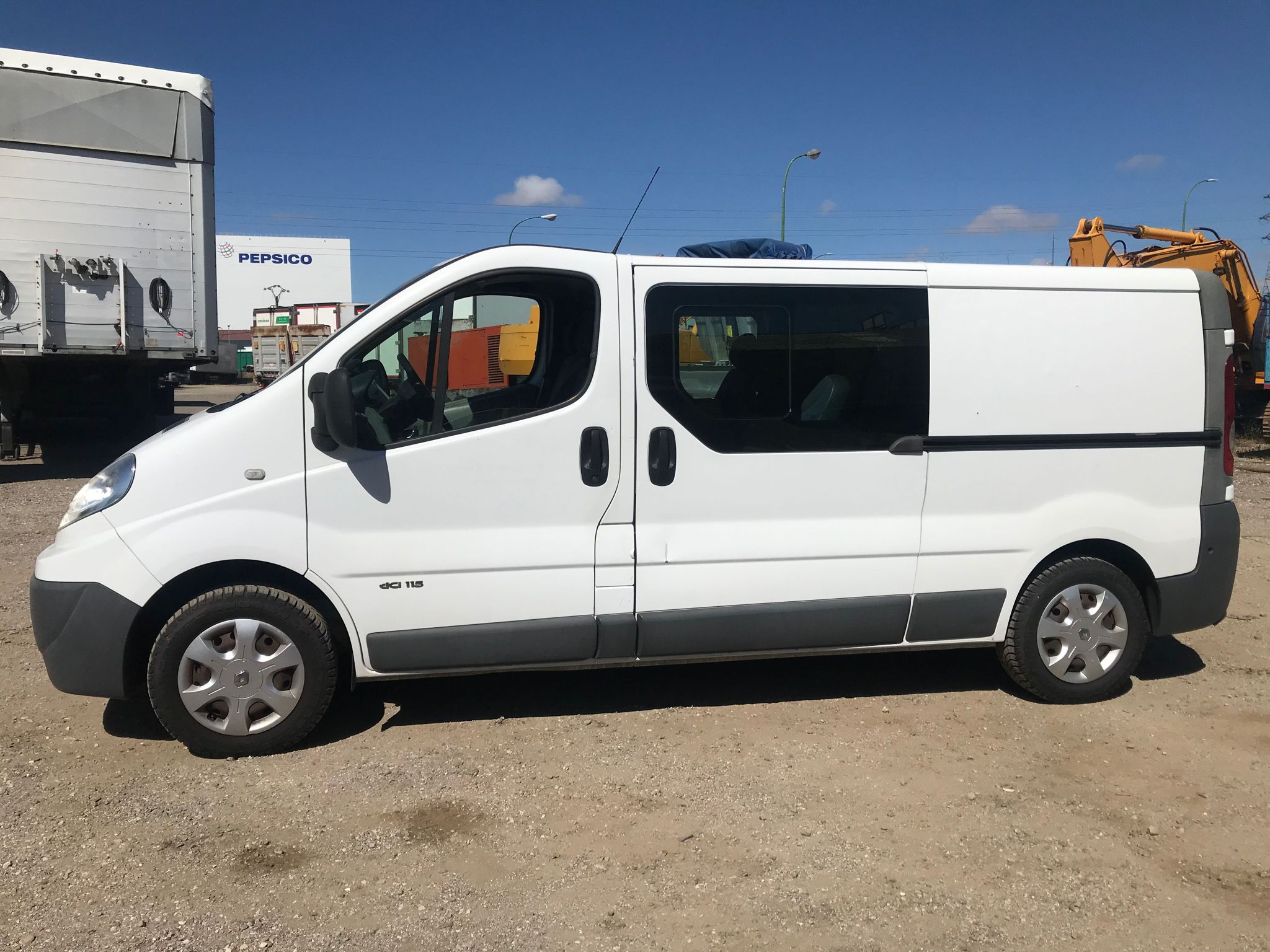 x- VENDIDO - Renault Trafic - 2011 - Imagen 7