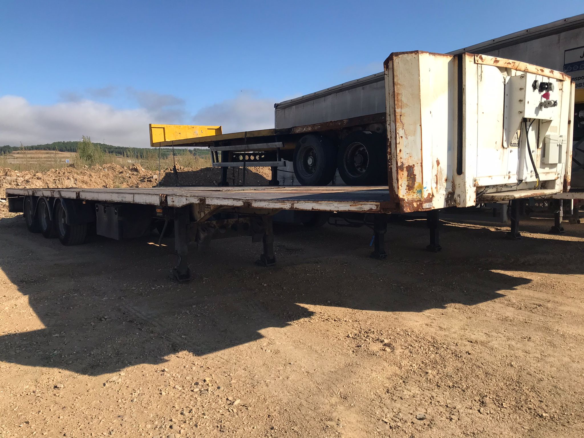 Semirremolque plataforma Lecitrailier Año 2000 - Imagen 2