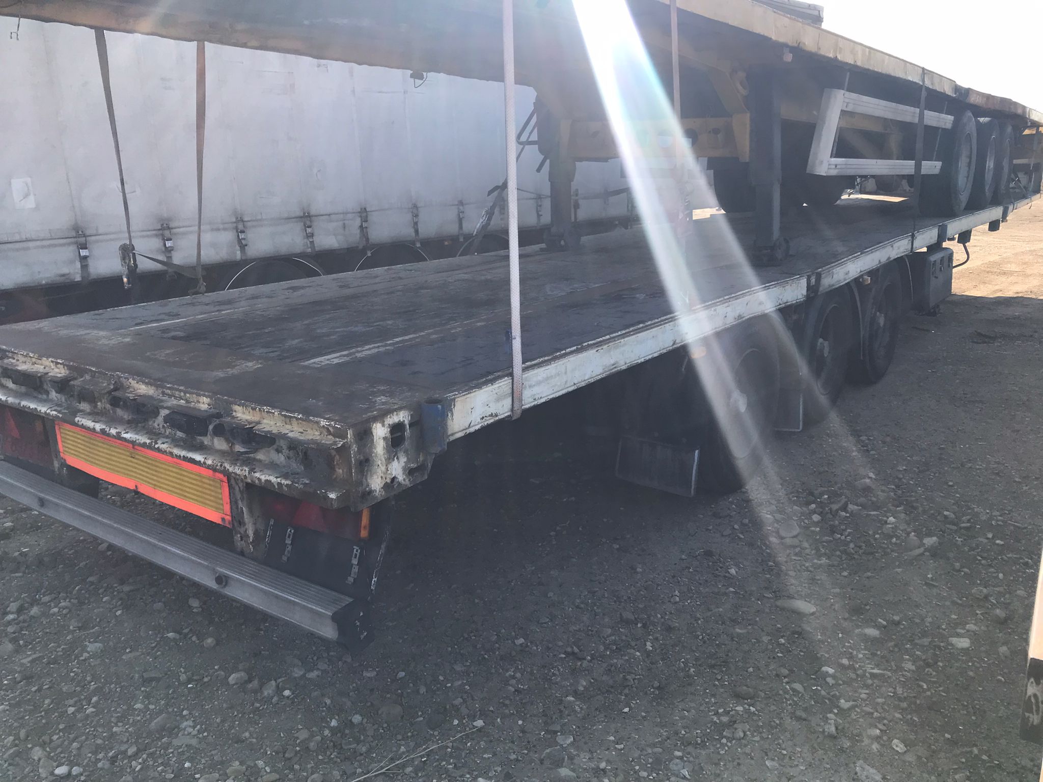 Semirremolque plataforma Lecitrailer Año 2001 - Imagen 4