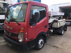 Nissan Cabstar cisterna autobomba