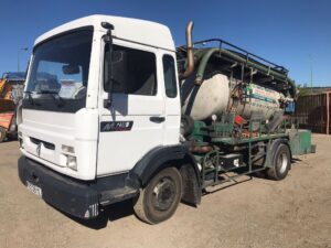 Renault cisterna limpieza